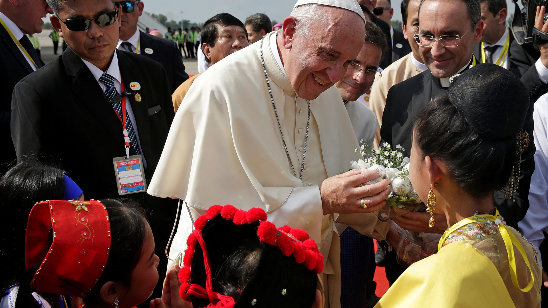 30 de noviembre de 2017: el Papa en un difícil viaje a Myanmar, donde pidió respeto por las minorías sin referirse directamente a la minoría rohinya perseguida.