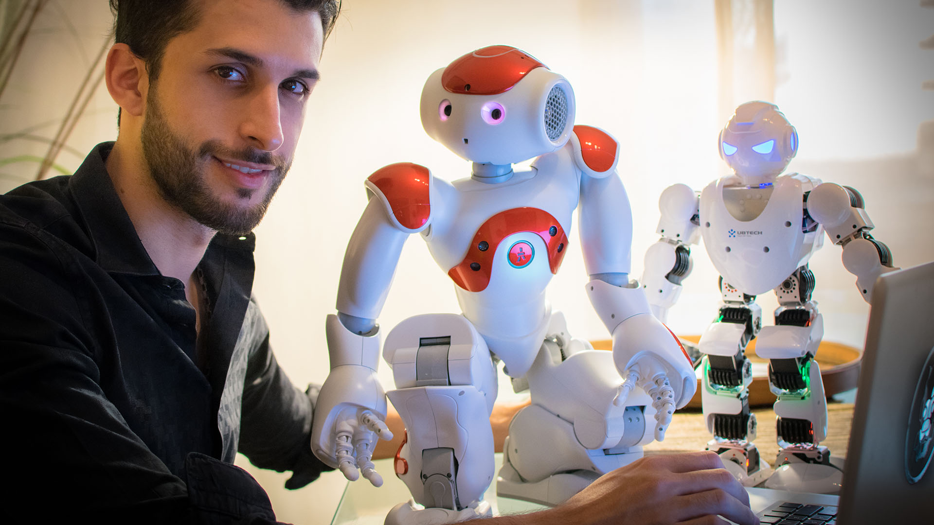 Lucas Apa demostró cómo el sistema de estos robots pueden ser vulnerados