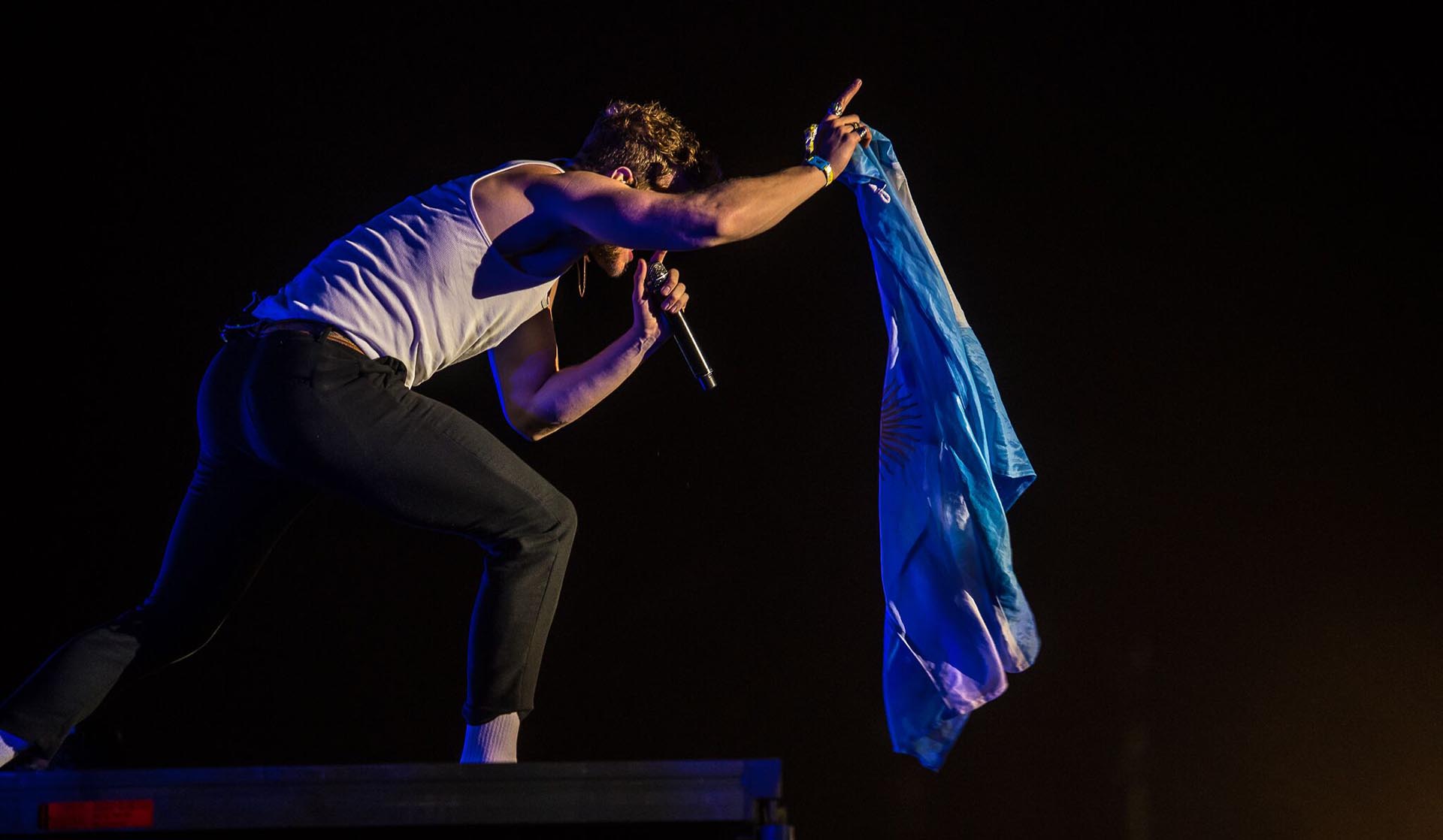 Dan Reynolds con la bandera Argentina en el Lollapalooza 2018