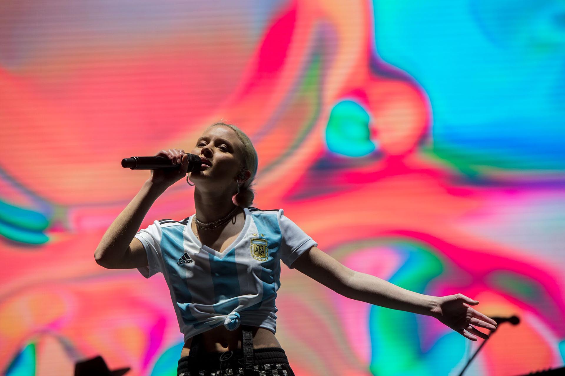 Zara Larsson con la camiseta de la Selección Argentina 2018