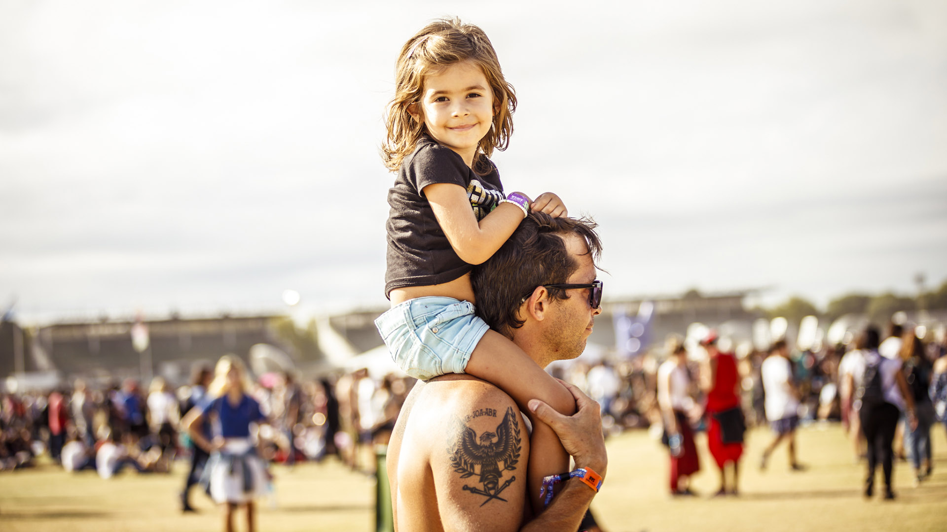 Padres e hijos disfrutan del Lollapalooza