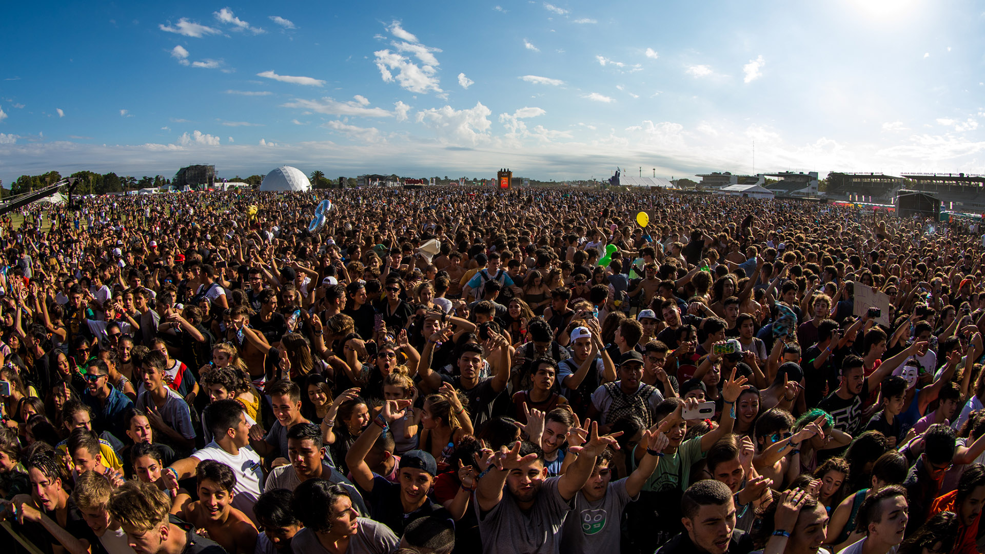 El público disfruta de la segunda jornada del Lollapalooza 2018