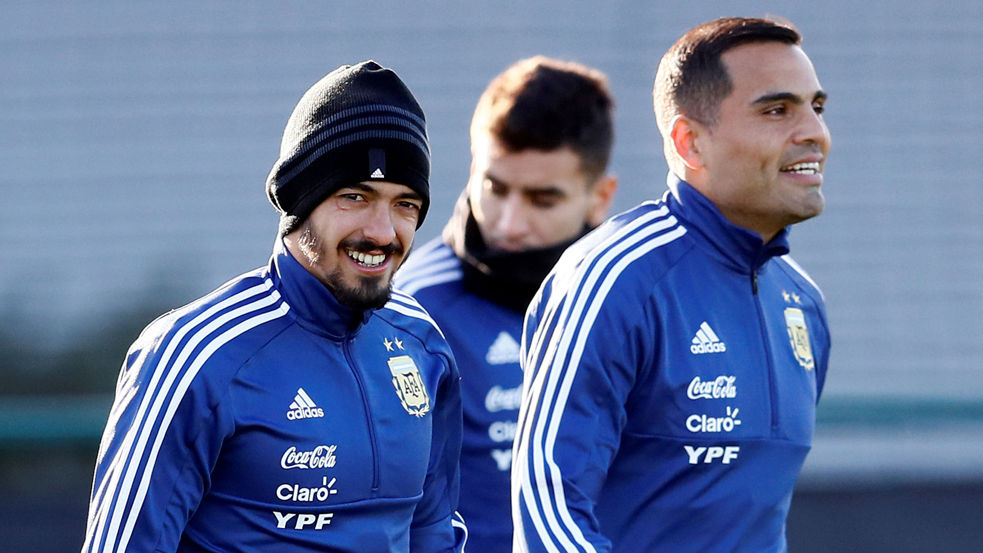 Manuel Lanzini y Gabriel Mercado, dos viejos conocidos de River.