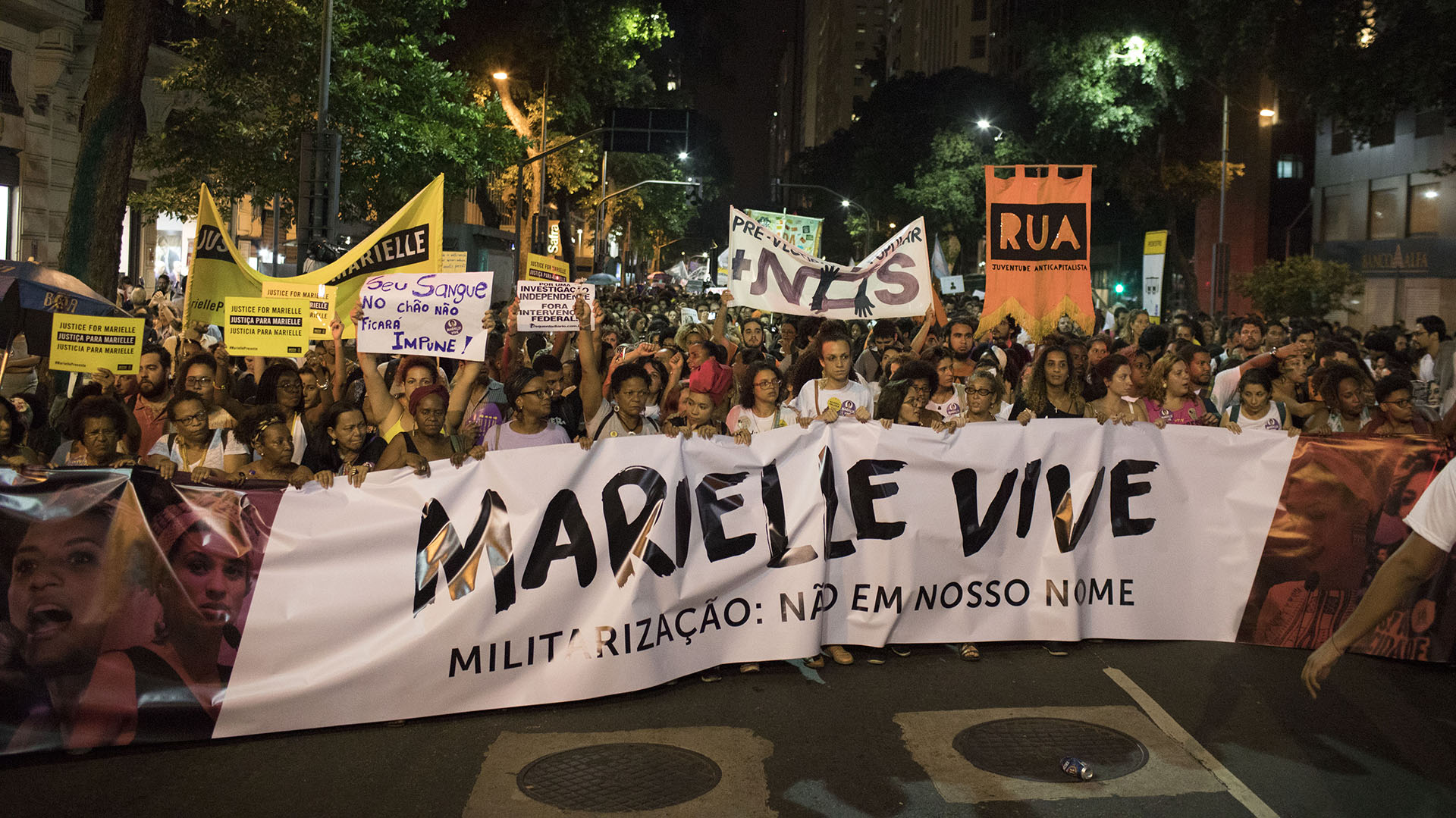 Protestas por la muerte de Franco y contra la militarización de las calles (AP)