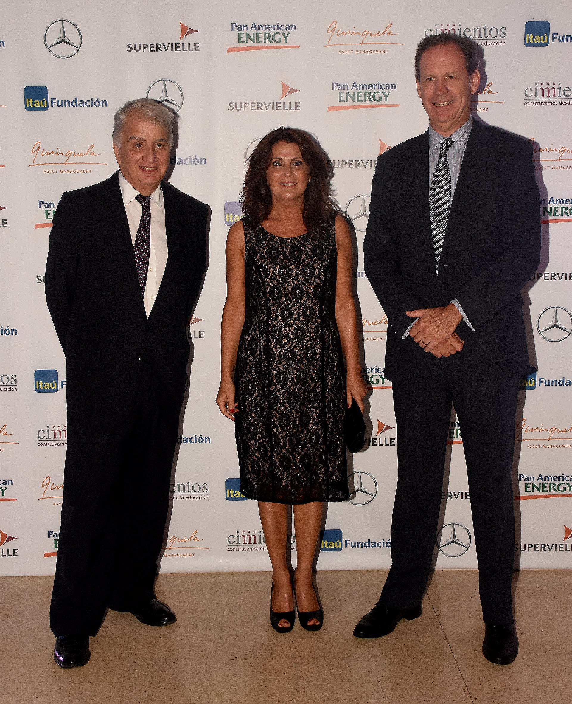 El vicepresidente de Cimientos, Eduardo Franck, miembro del consejo, Claudia Romero y Miguel Blaquier