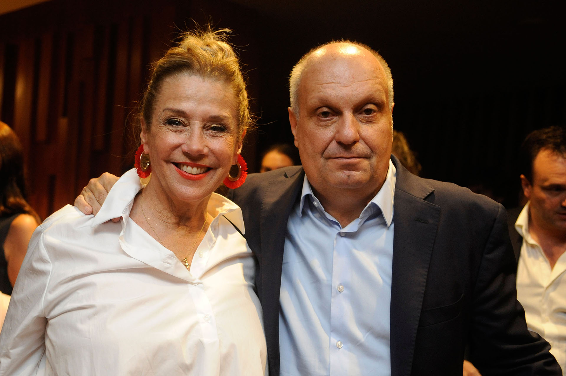 Marcela Tinayre junto con Hernán Lombardi, dos de los invitados que estuvieron presentes en uno de los eventos más importantes en la agenda del diseñador