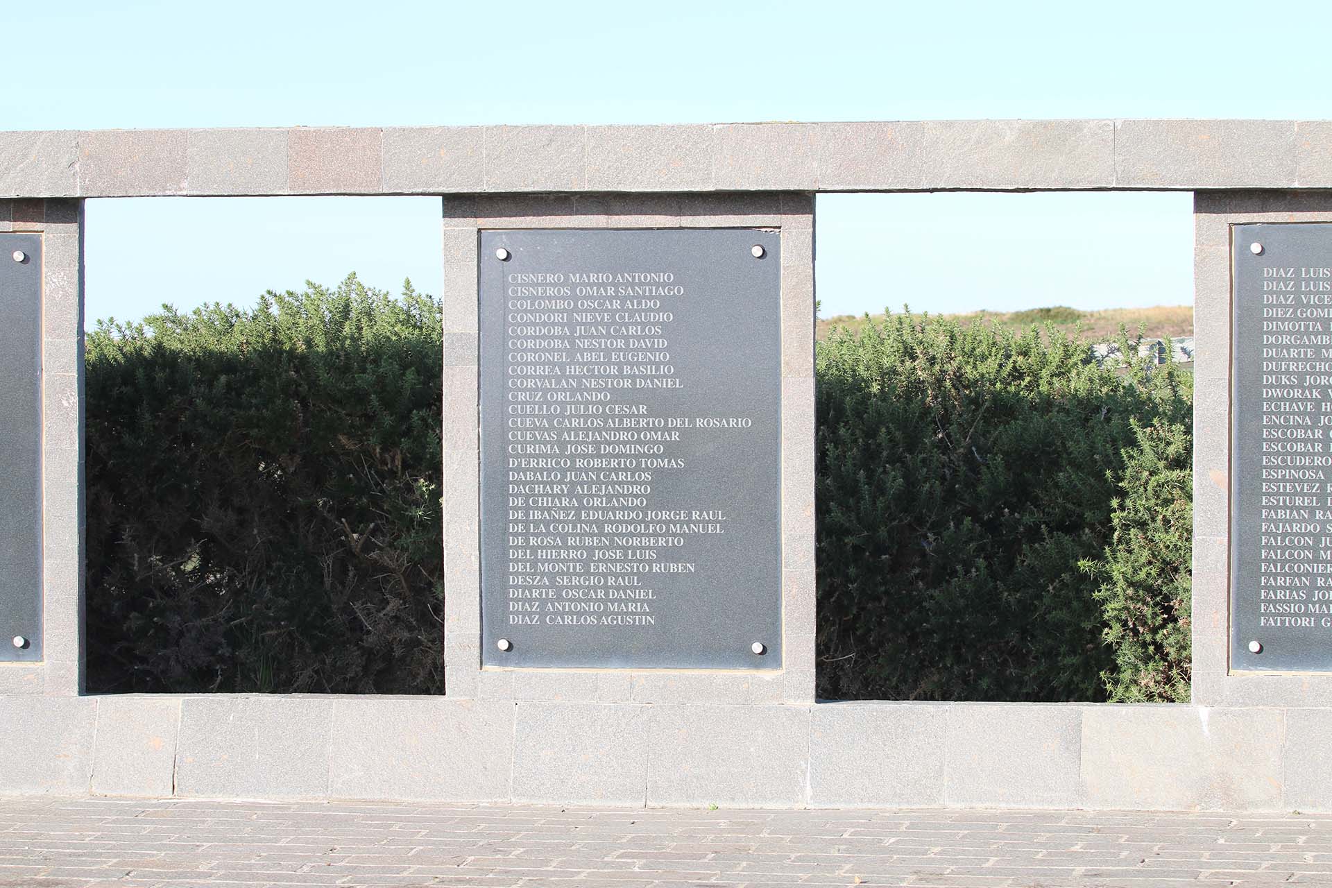 Las placas con los 649 nombres de los caídos en la guerra del Atlántico Sur