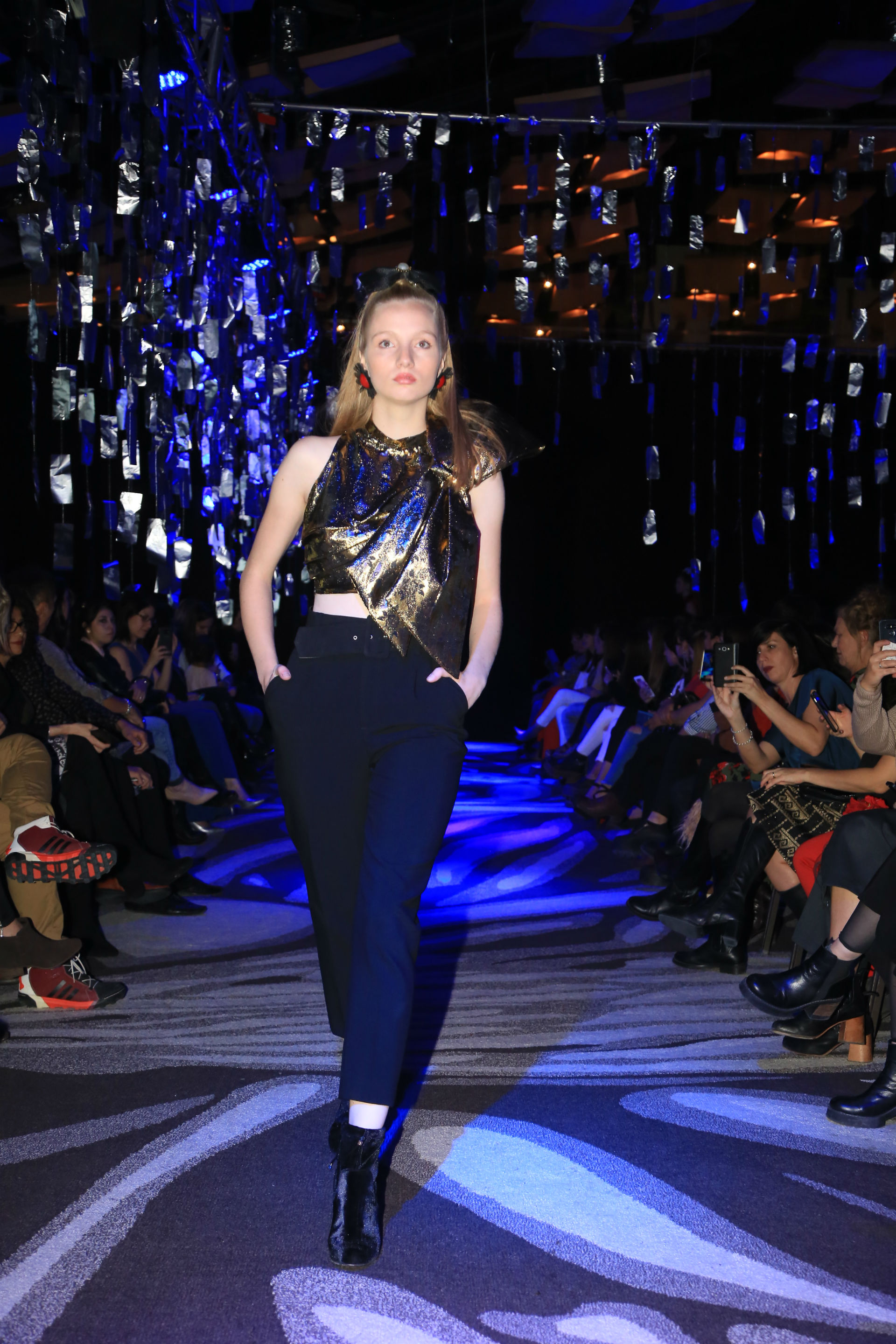 Top + pantalones de tiro alto (Foto Jhony Villagran)