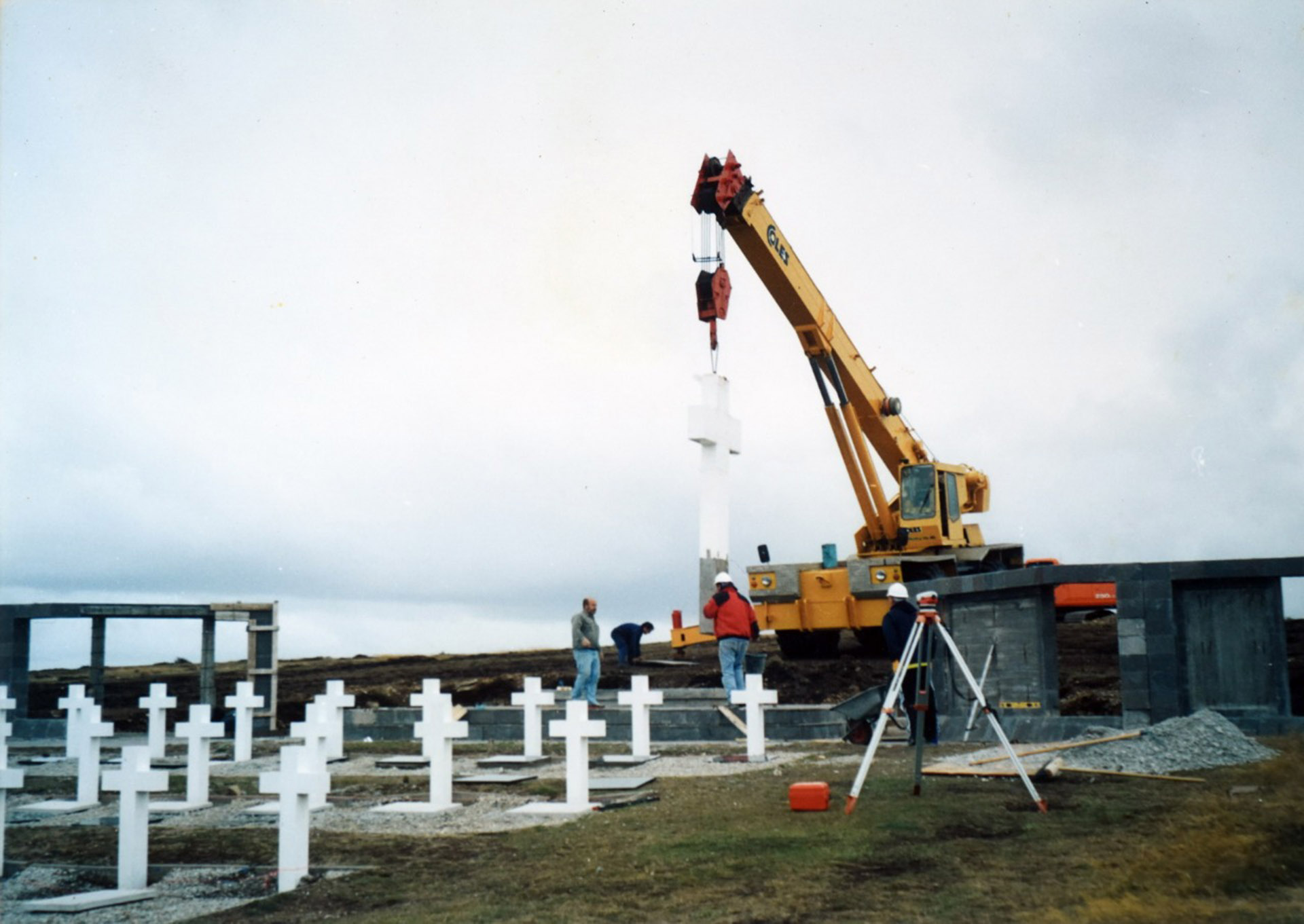 La reforma del cementerio de Darwin en 2004. De los costos de esta nueva construcción se hizo cargo el empresario Eduardo Eurnekian
