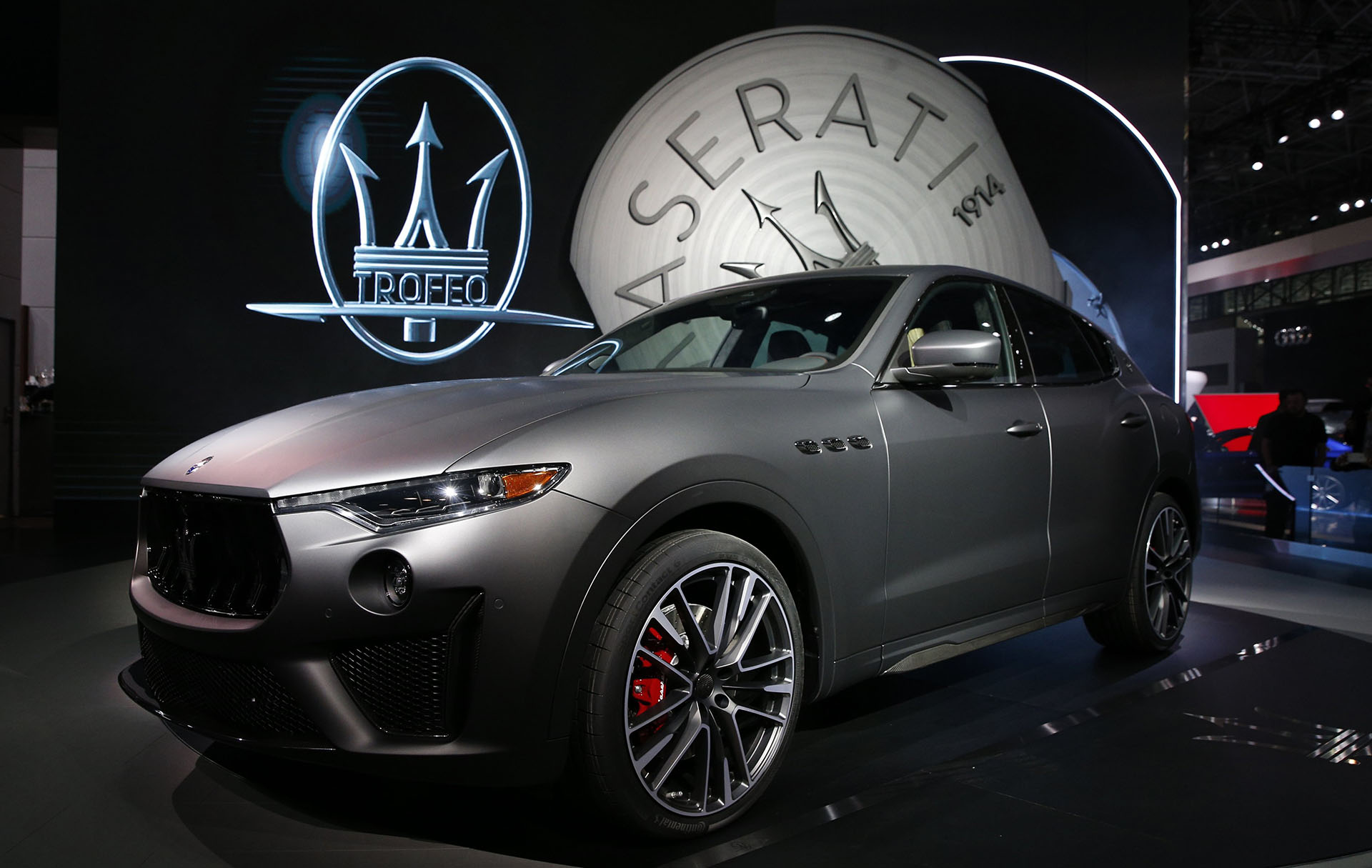 Maserati Levante Trofeo: uno de los lanzamientos más extraordinarios del Autoshow de NY. Es el modelo más potente de toda la gama SUV del tridente italiano. Eleva su potencia, su rendimiento y sus prestaciones para rivalizar con competidores del calibre del Porsche Cayenne y el Range Rover Sport