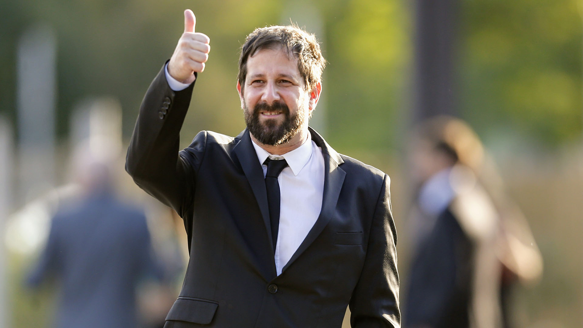 Un pulgar en alto que resume el ánimo de todos los presentes (Nicolás Aboaf)