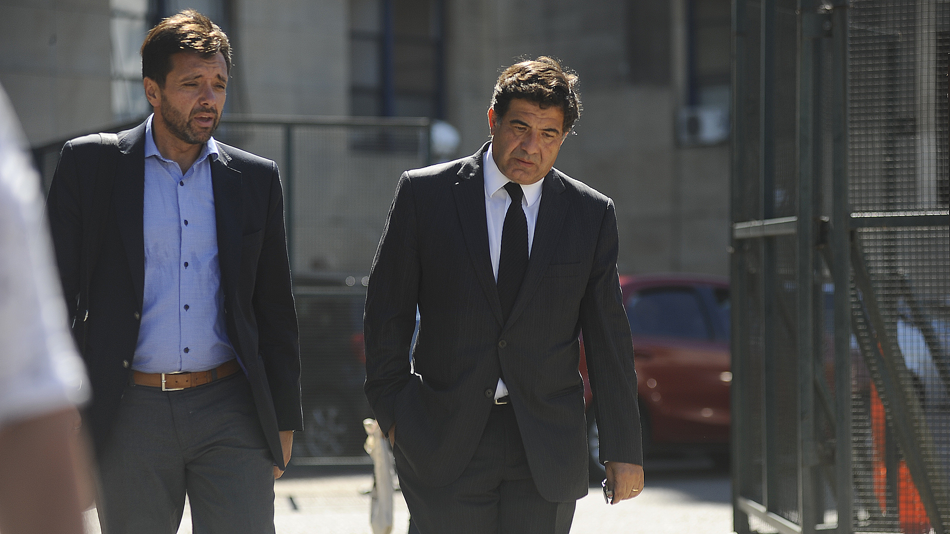 Ricardo Echegaray junto a su abogado en uno de sus pasos por Comodoro Py