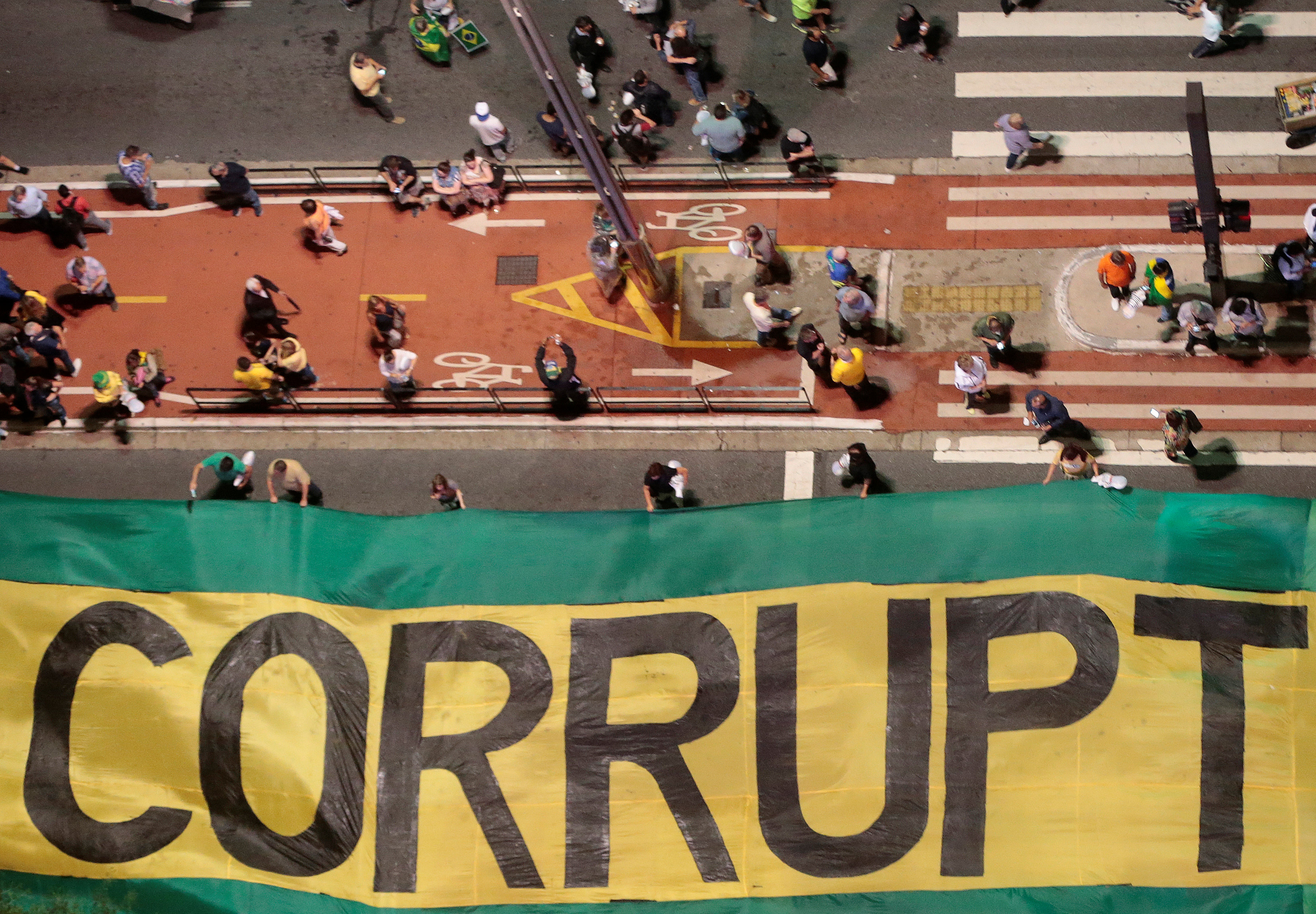 Manifestaciones en la avenida Paulista en San Pablo (Reuters/Leonardo Benassatto)