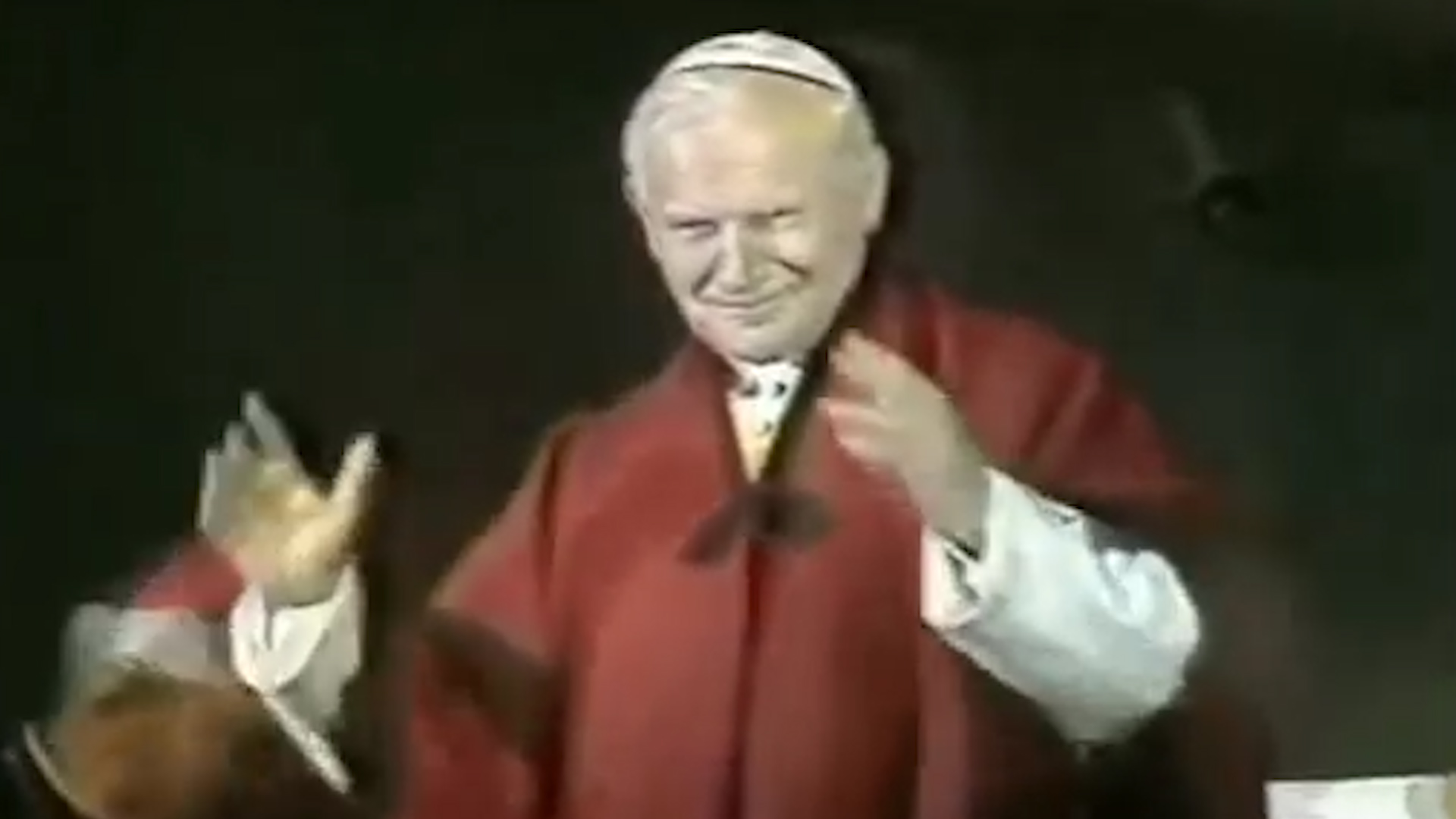 El papa Juan Pablo II durante su visita a Argentina en 1987 (Archivo)