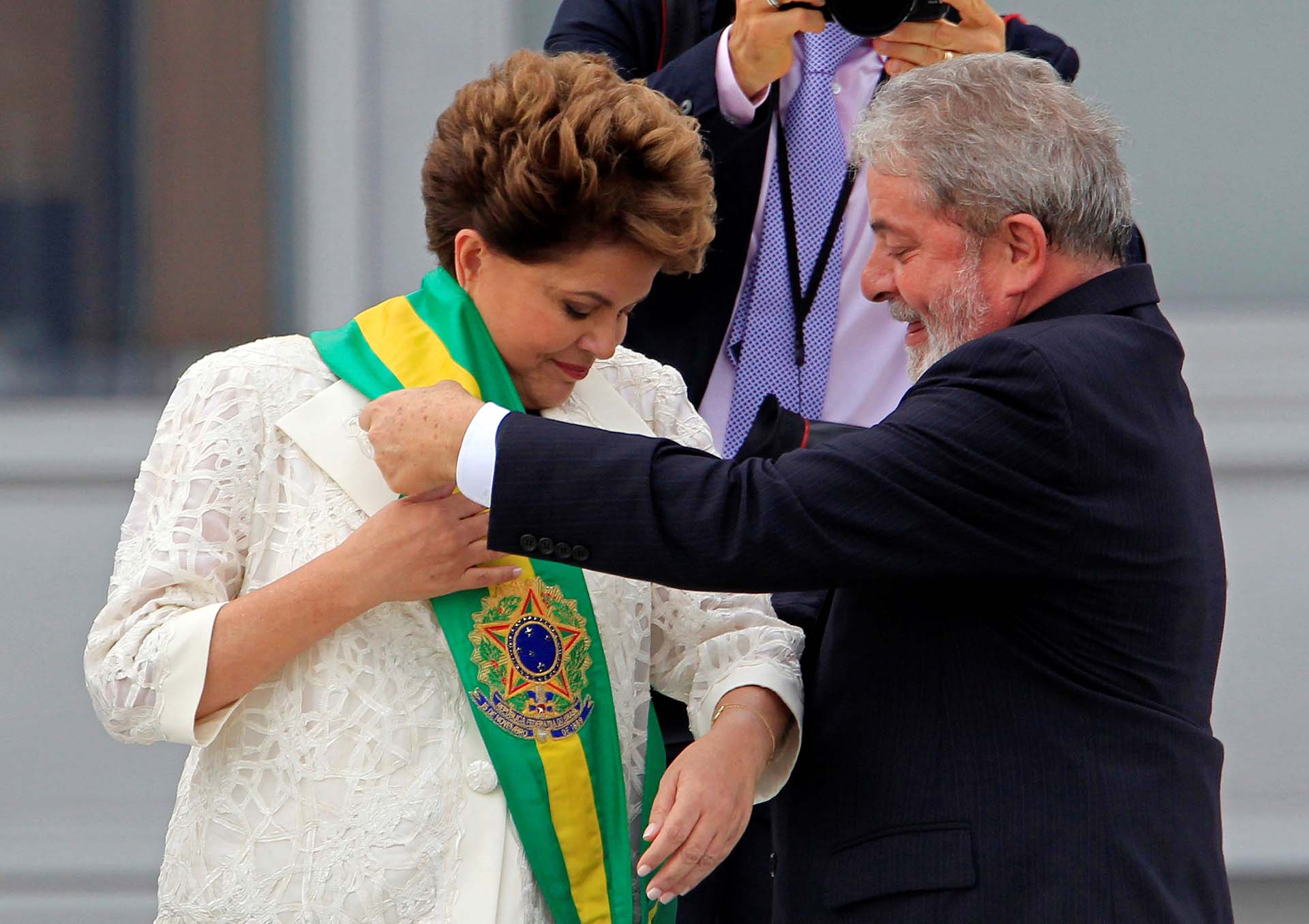 La fórmula Dilma-Temer volvió a ser reelecta en 2014, y se mantuvo en el poder hasta mediados de 2016, cuando la presidente fue destituida. Temer asumió el mando, rompió su alianza con el PT, y fue acusado por el partido de Lula de traición (Reuters/Paulo Whitaker)