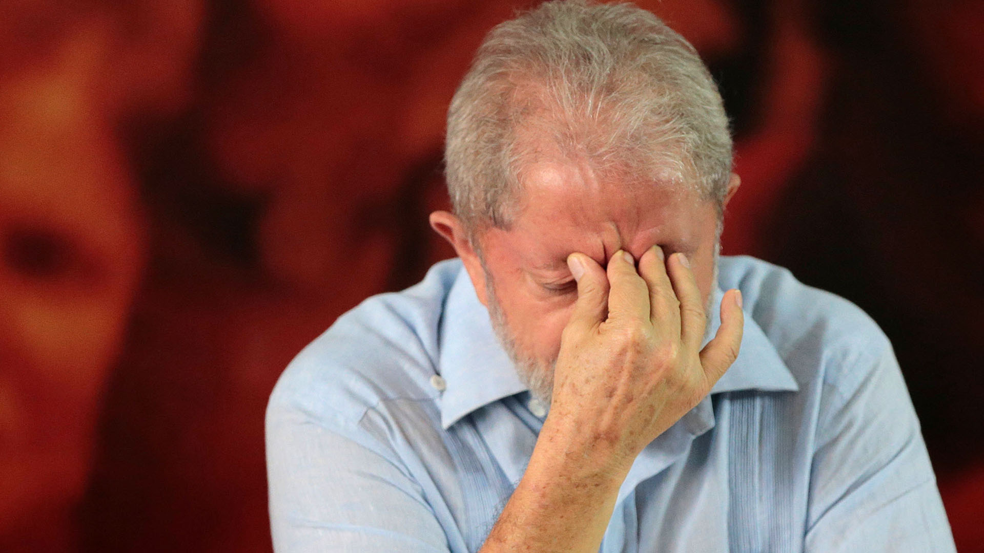 El juez Sergio Moro, titular de la investigación Lava Jato, se opuso a esa decisión de liberar a Lula da Silva al considerar a a Favreto “incompetente”