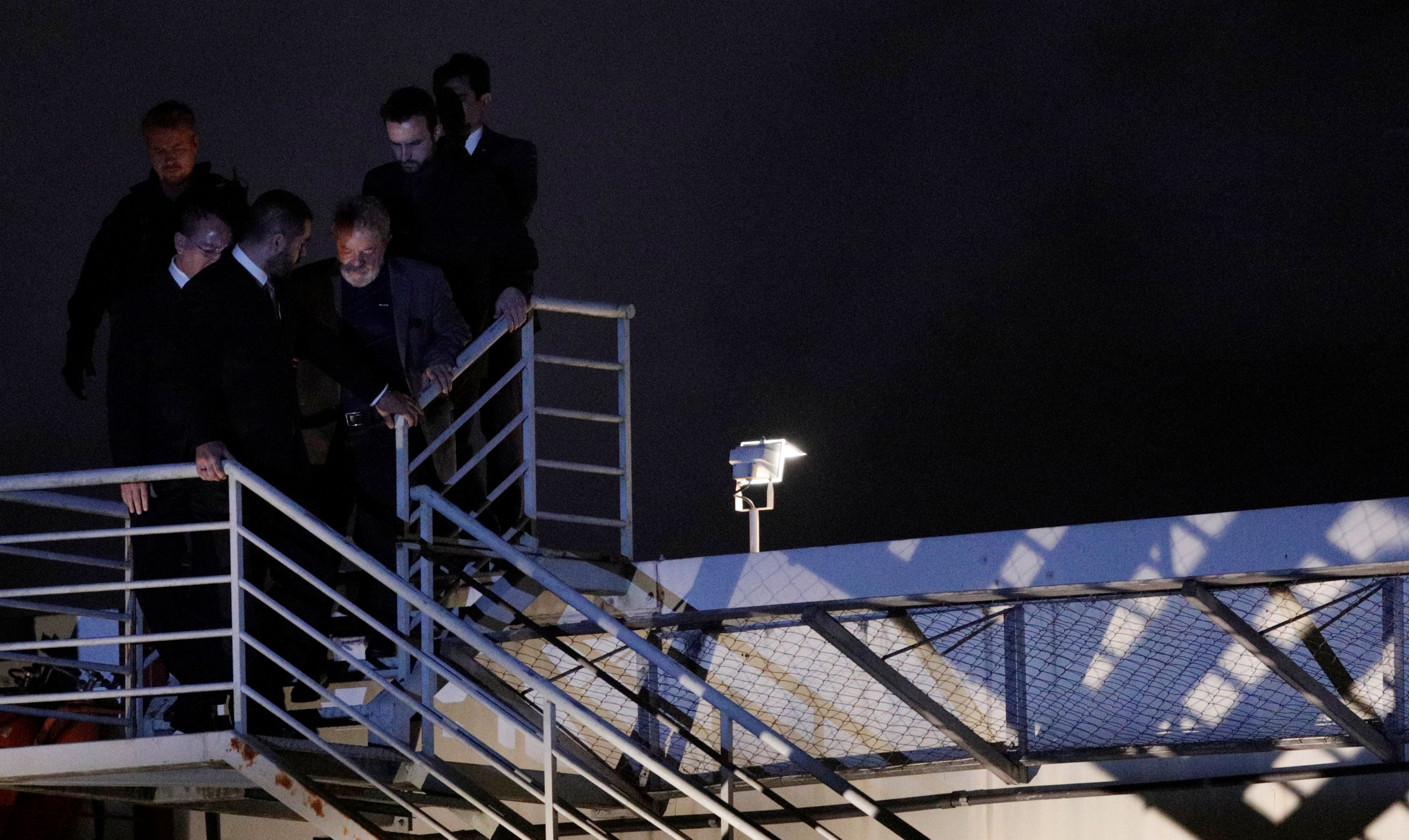 Lula, en su llegada a la sede de la Policía Federal de Curitiba. (REUTERS/Ricardo Moraes)