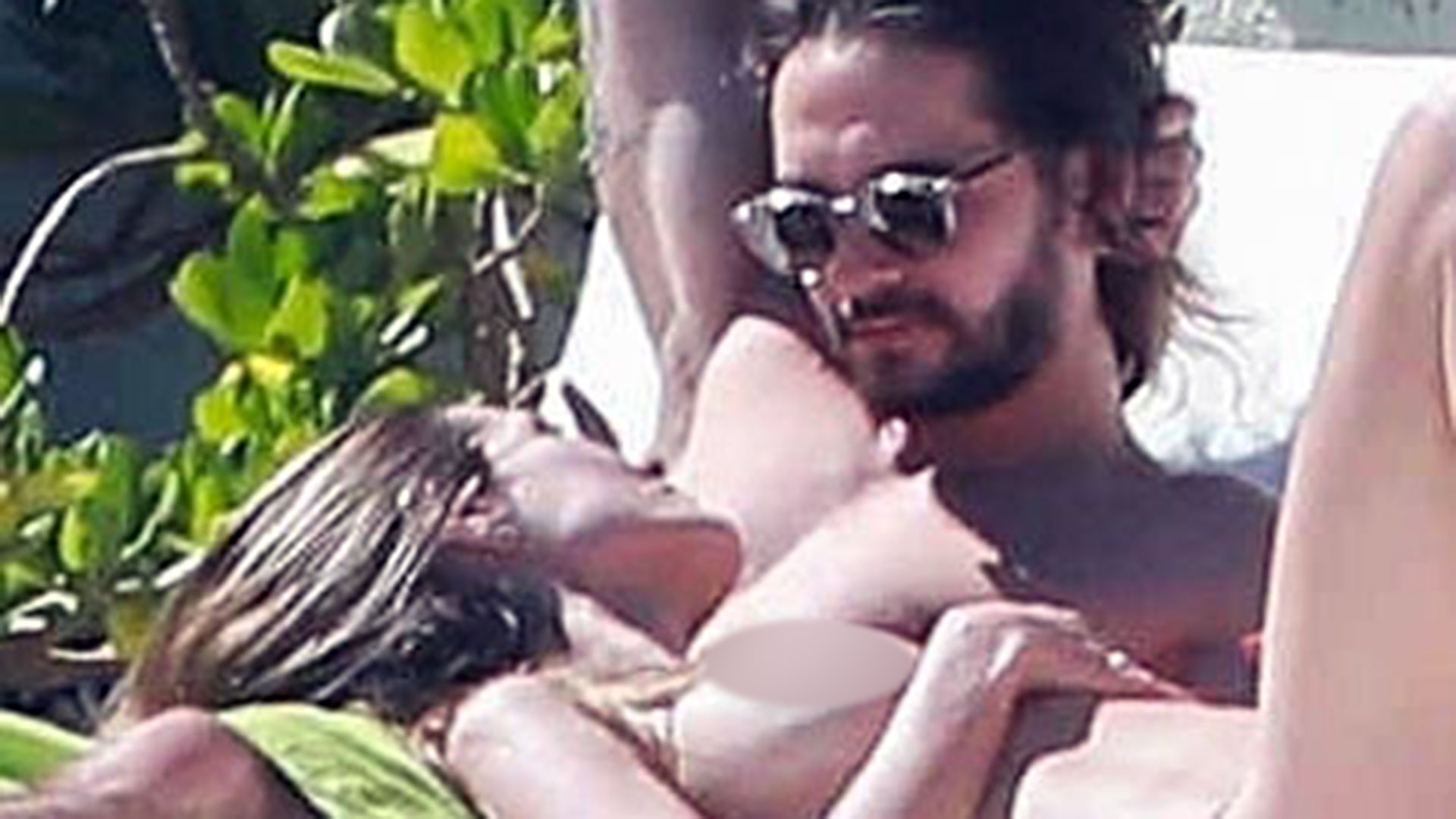 Heidi Klum muy cariñosa con su nuevo amor Tom Kaulitz, 16 años menor que ella (Grosby)