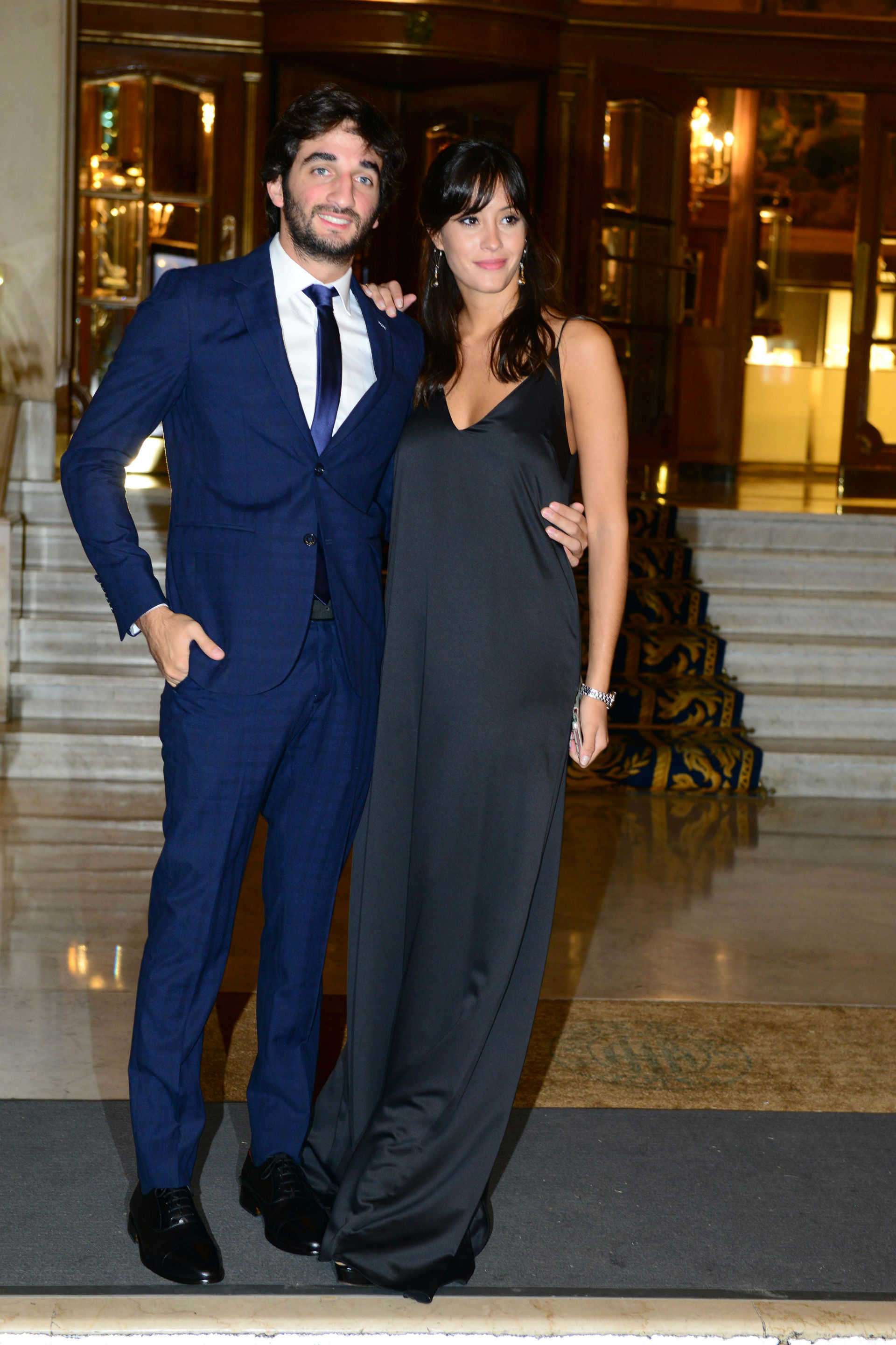 Los invitados posaron en la puerta del Hotel Alvear. (Foto GENTE/ Diego Soldini)