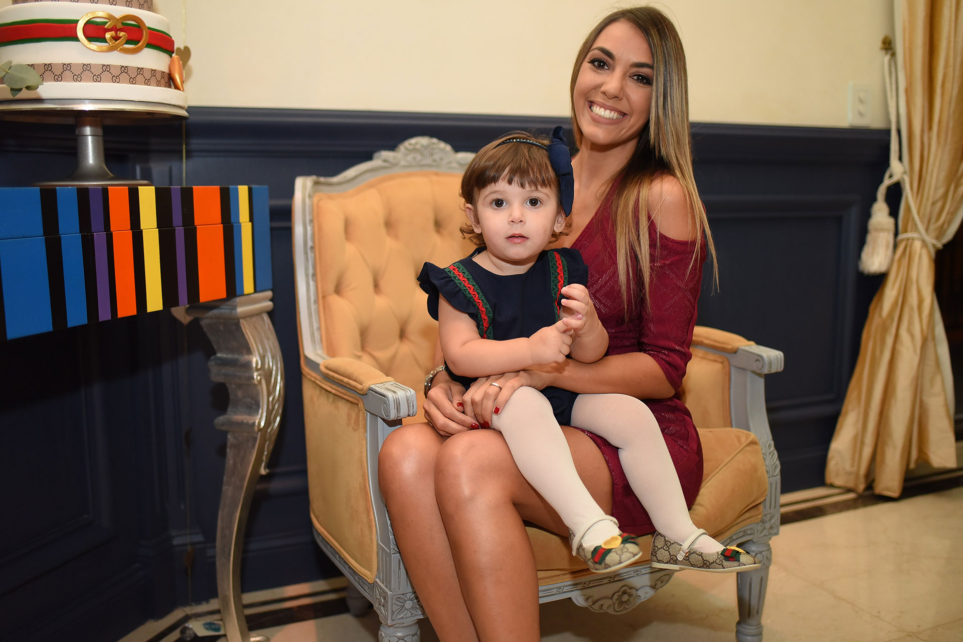 La modelo festejó los 33 en compañía de familia y amigos en el Palacio Raggio.