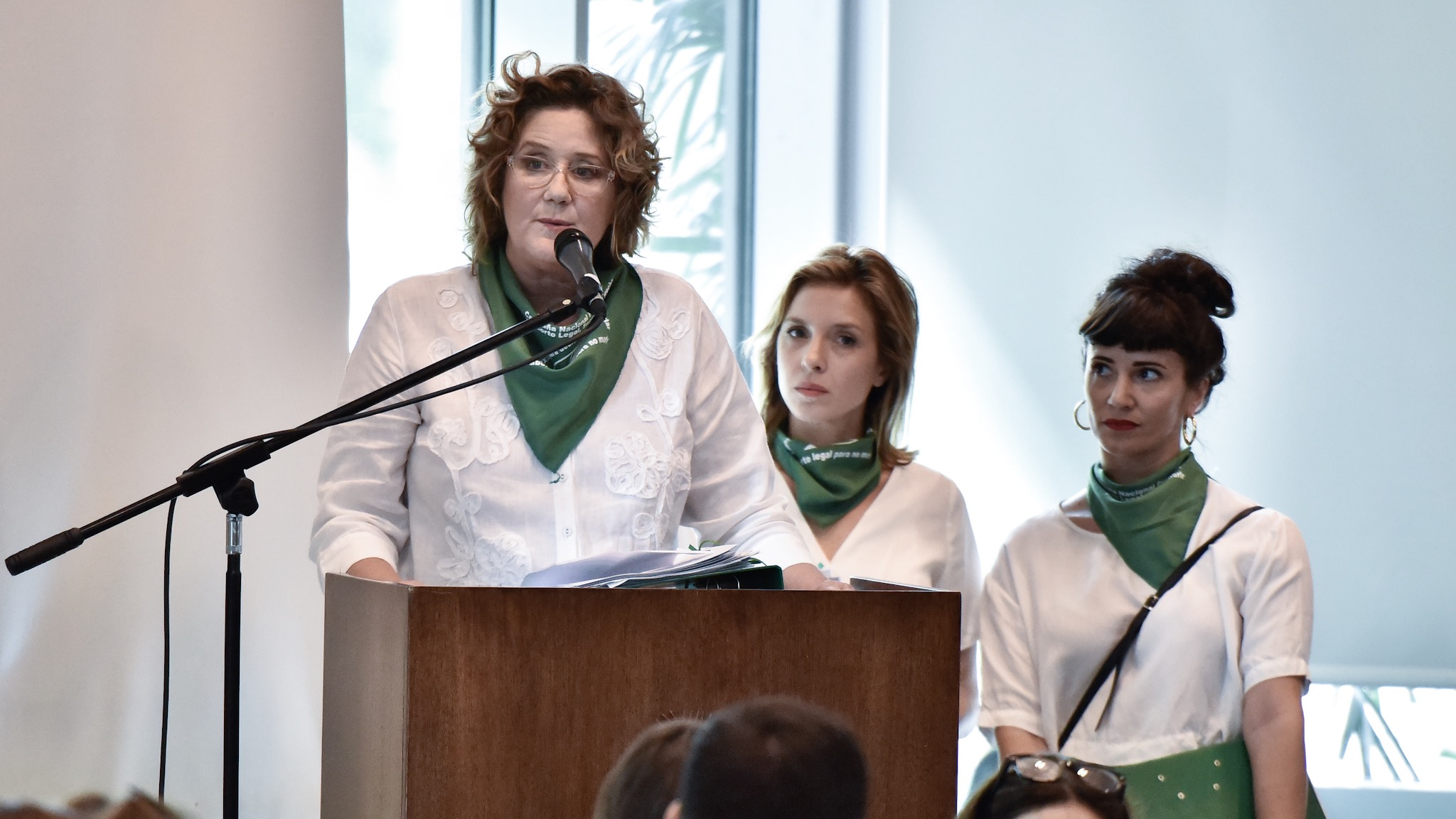 Las actrices Verónica Ginés, Carla Peterson y Griselda Siciliani