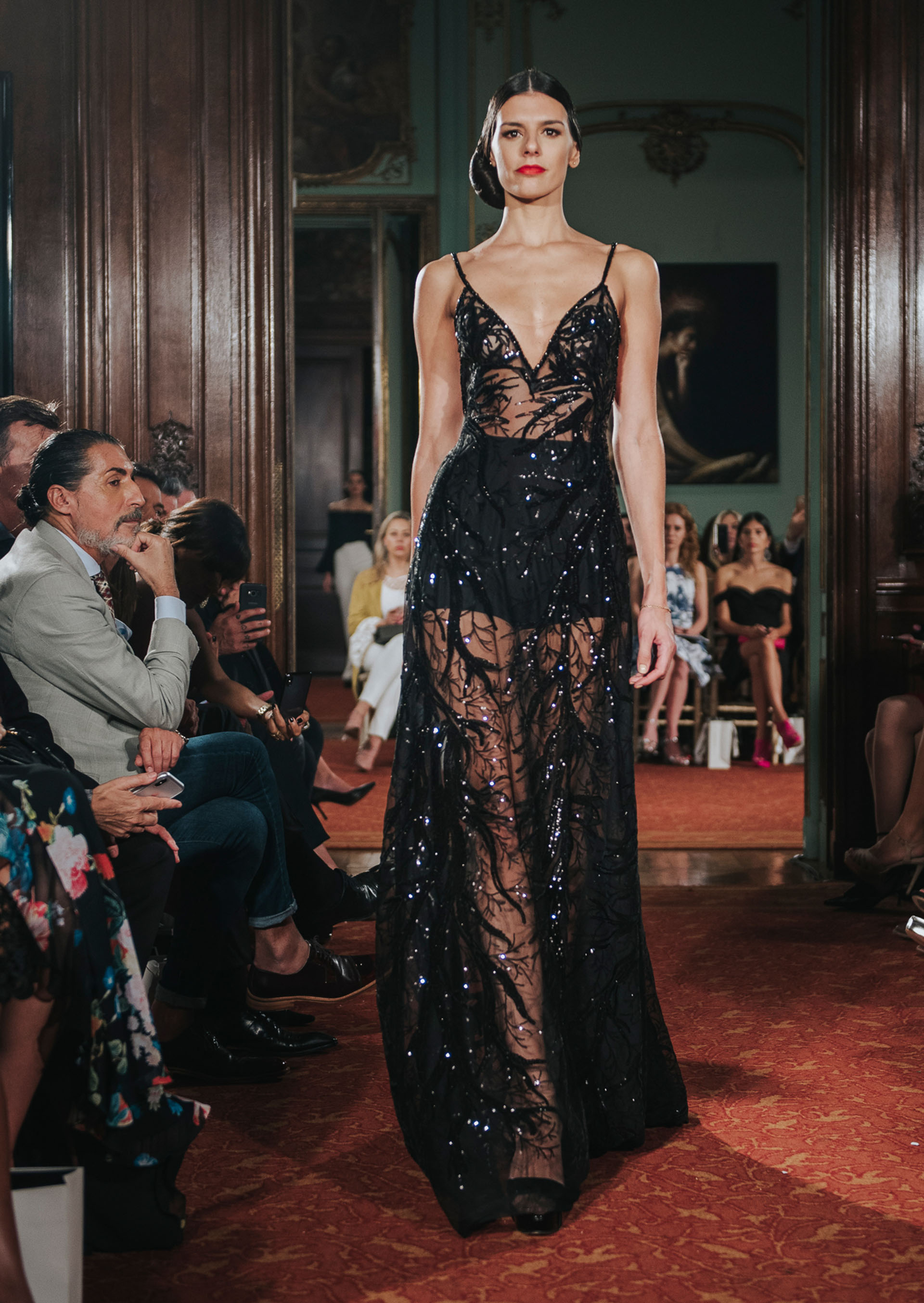 Los impactantes vestidos de alta costura de Claudia Arce