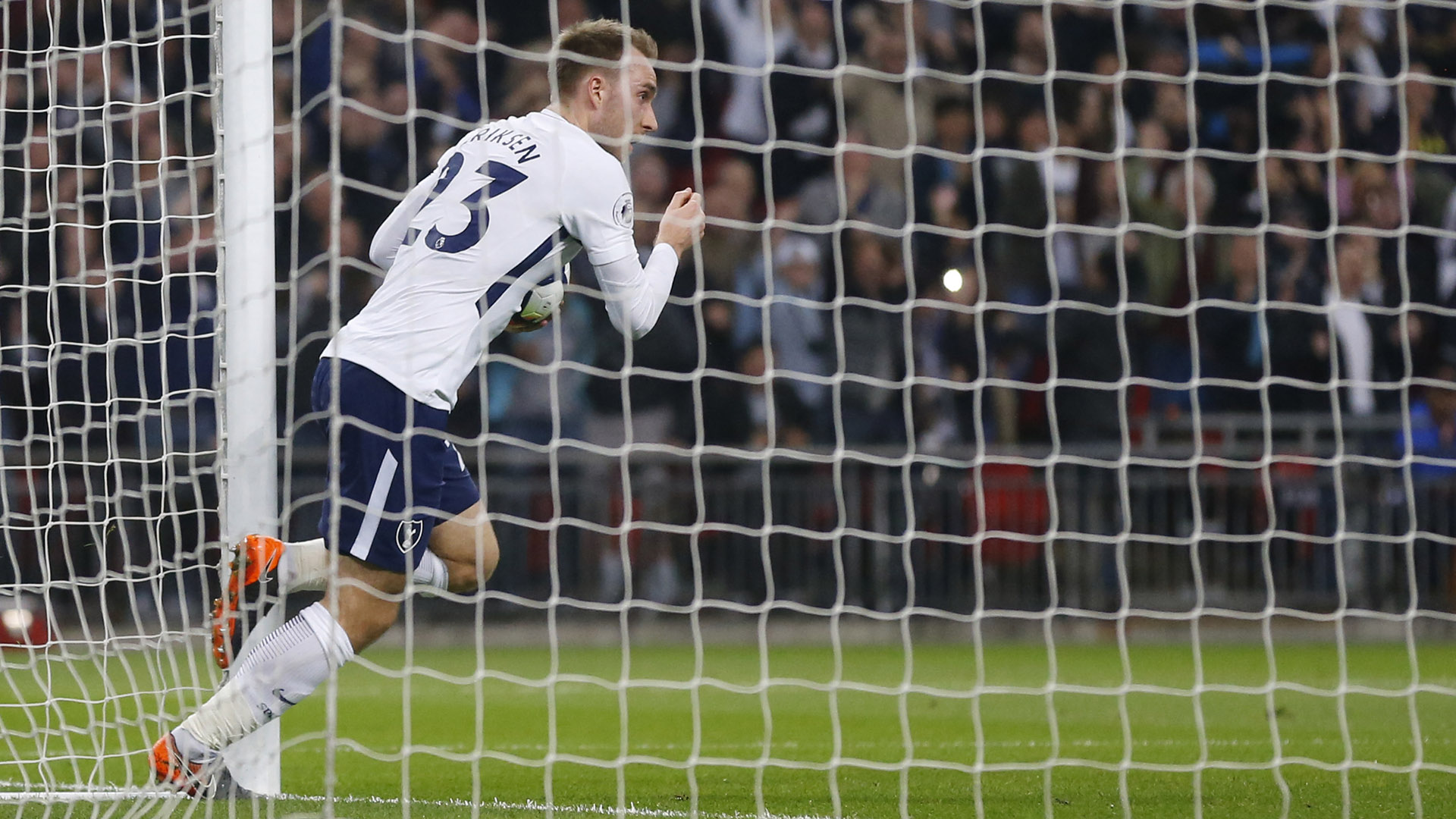 Eriksen llegó al Tottenham en 2104 y ya anotó más de 60 goles con la camiseta de los Spurs (AP)