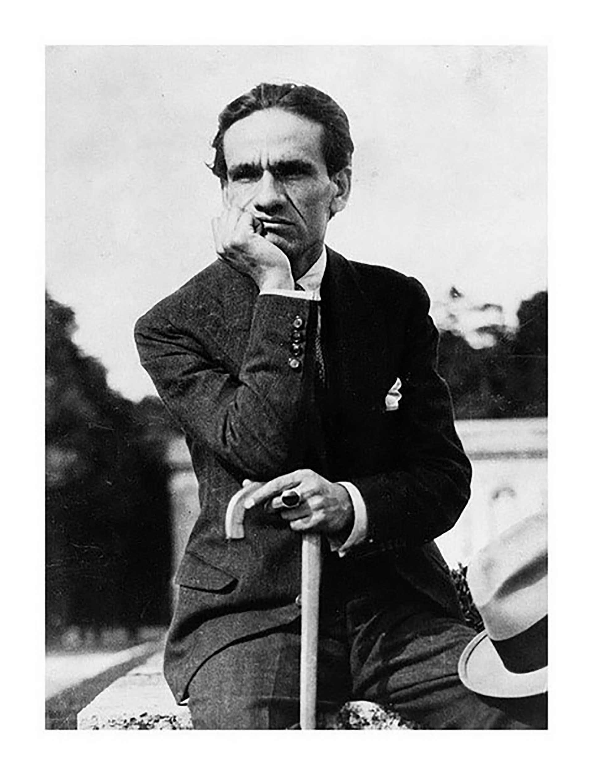 Retrato de César Vallejo en blanco y negro