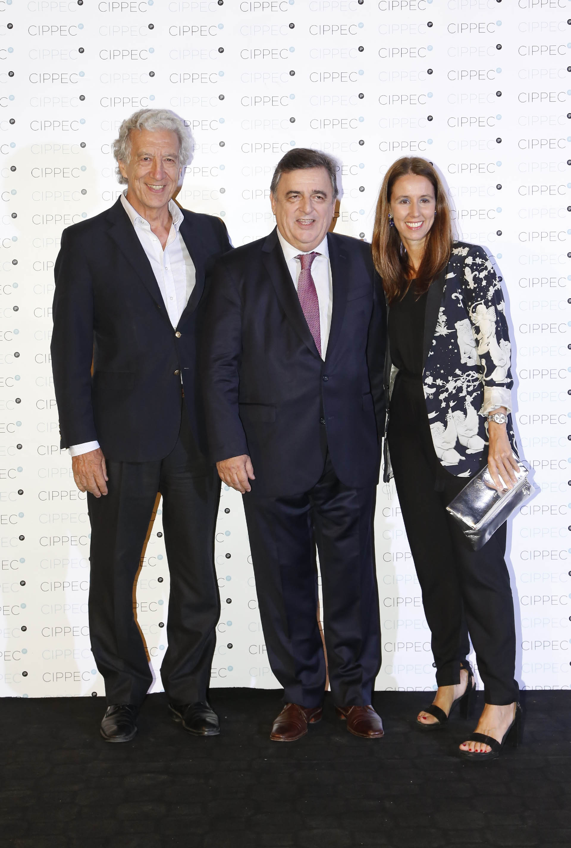 El presidente de la Asociación Empresarial Argentina, Jaime Campos, junto a Mario Negri, presidente del interbloque de diputados de Cambiemos y Lucila Lalanne, RRII Techint