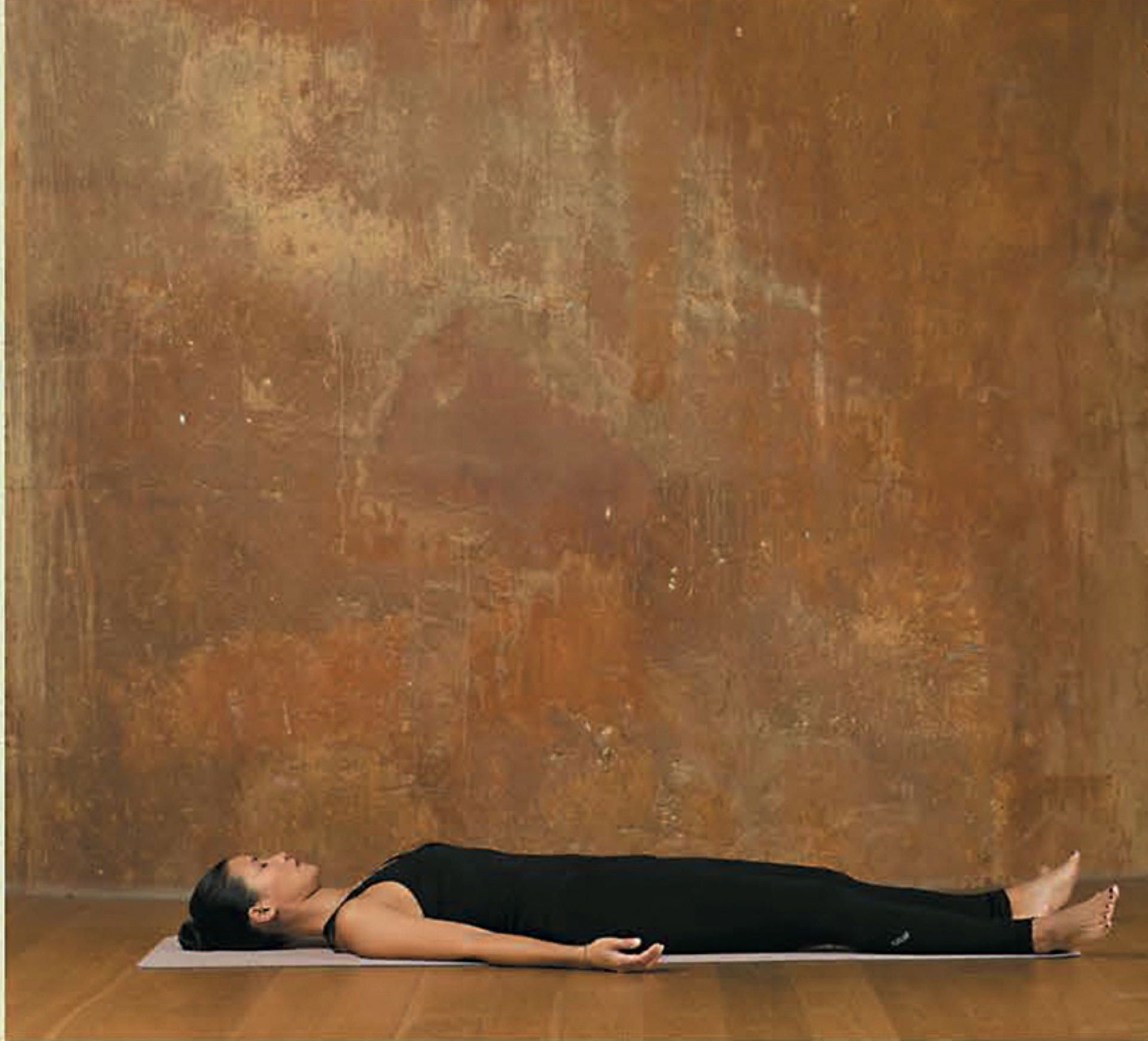8. Posición cadáver (savasana)