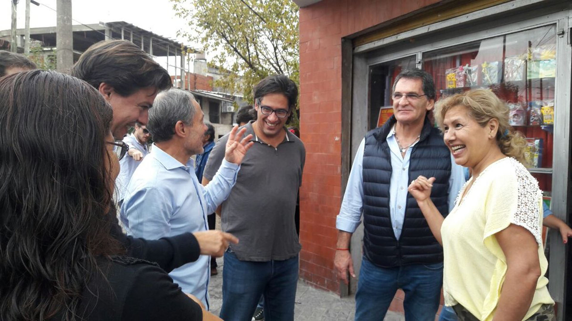 El ministro de Justicia, Germán Garavano, y el secretario de Derechos Humanos, Claudio Avruj, en Lomas de Zamora. Los acompañaron Gustavo Ferrari (ministro de Justicia de la provincia); Martín Casares (jefe de Gabinete del Ministerio de Justicia); y Gabriel Mercuri (concejal)