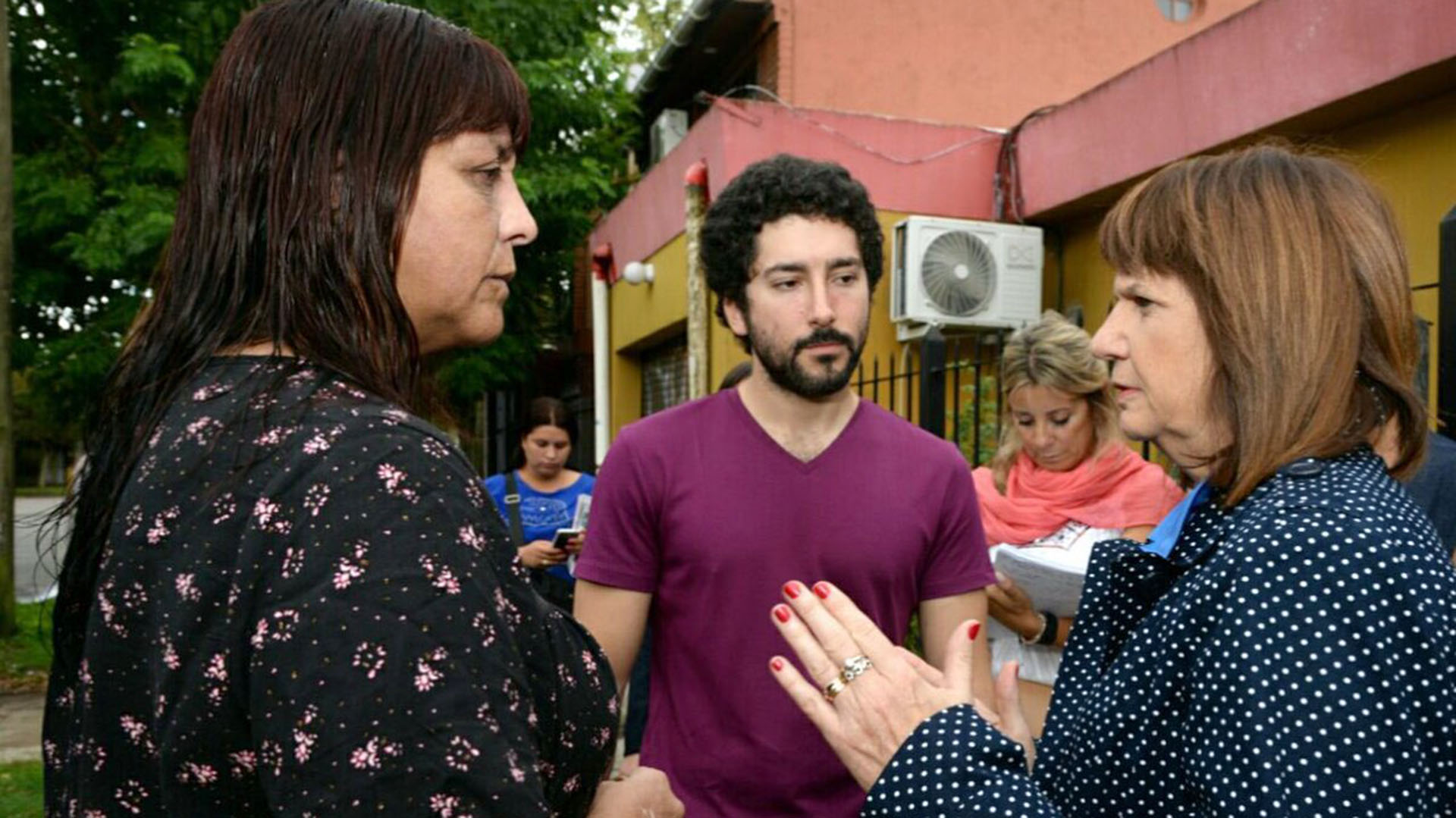La ministra de Seguridad, Patricia Bullrich) recorrió Florencio Varela junto al referente local Pablo Alaniz