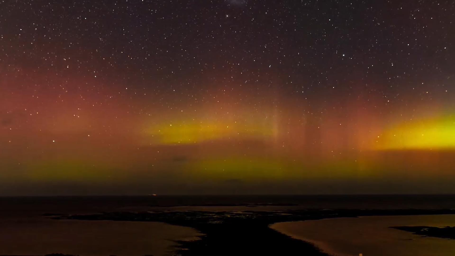 En Escocia las auroras boreales se pueden ver prácticamente desde cualquier parte del país, solo hay que buscar una zona alta, con poca contaminación lumínica, cielos despejados, algo de suerte y paciencia