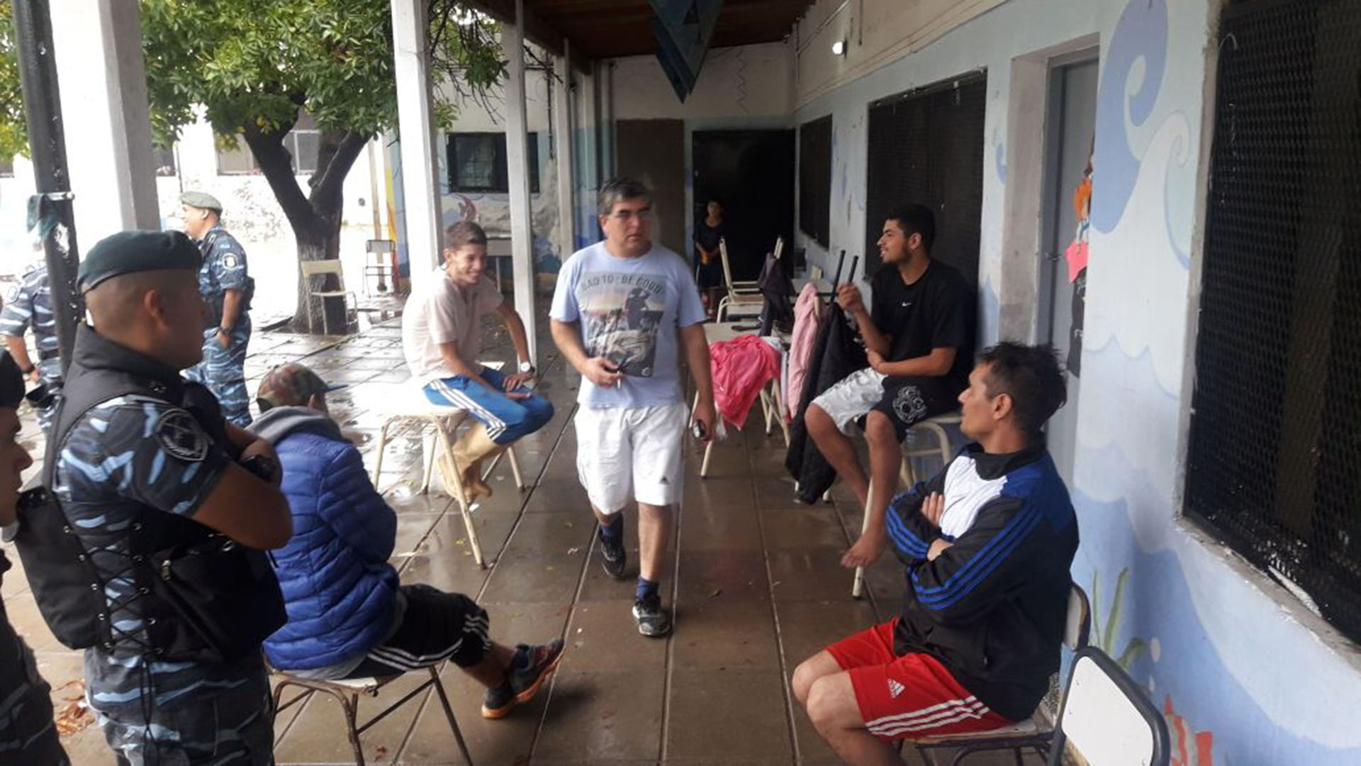 El temporal afectó la Ciudad y a 15 distritos de la provincia de Buenos Aires: 1146 personas fueron evacuadas y dos personas murieron electrocutadas