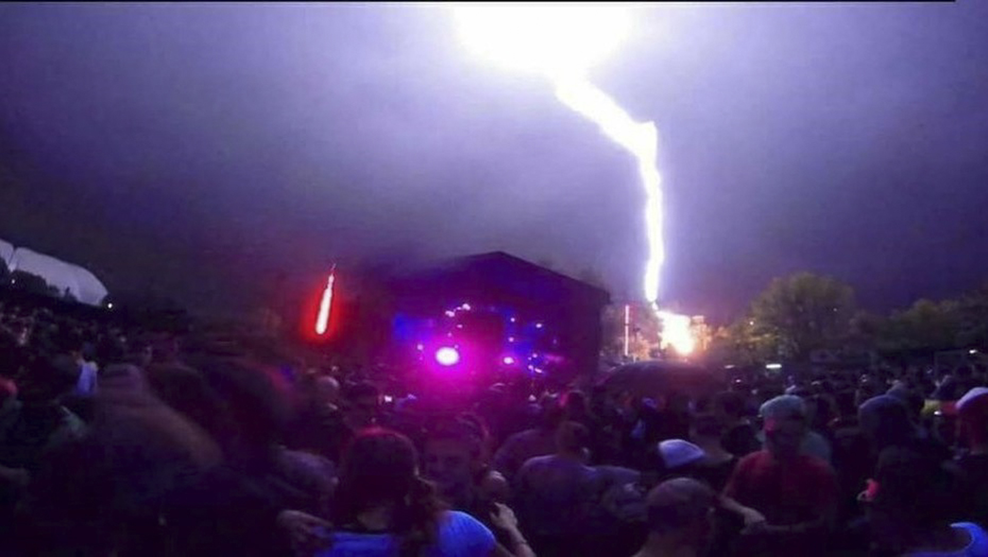 Durante la madrugada un rayo cayó en el medio de la fiesta Buenos Aires Trance