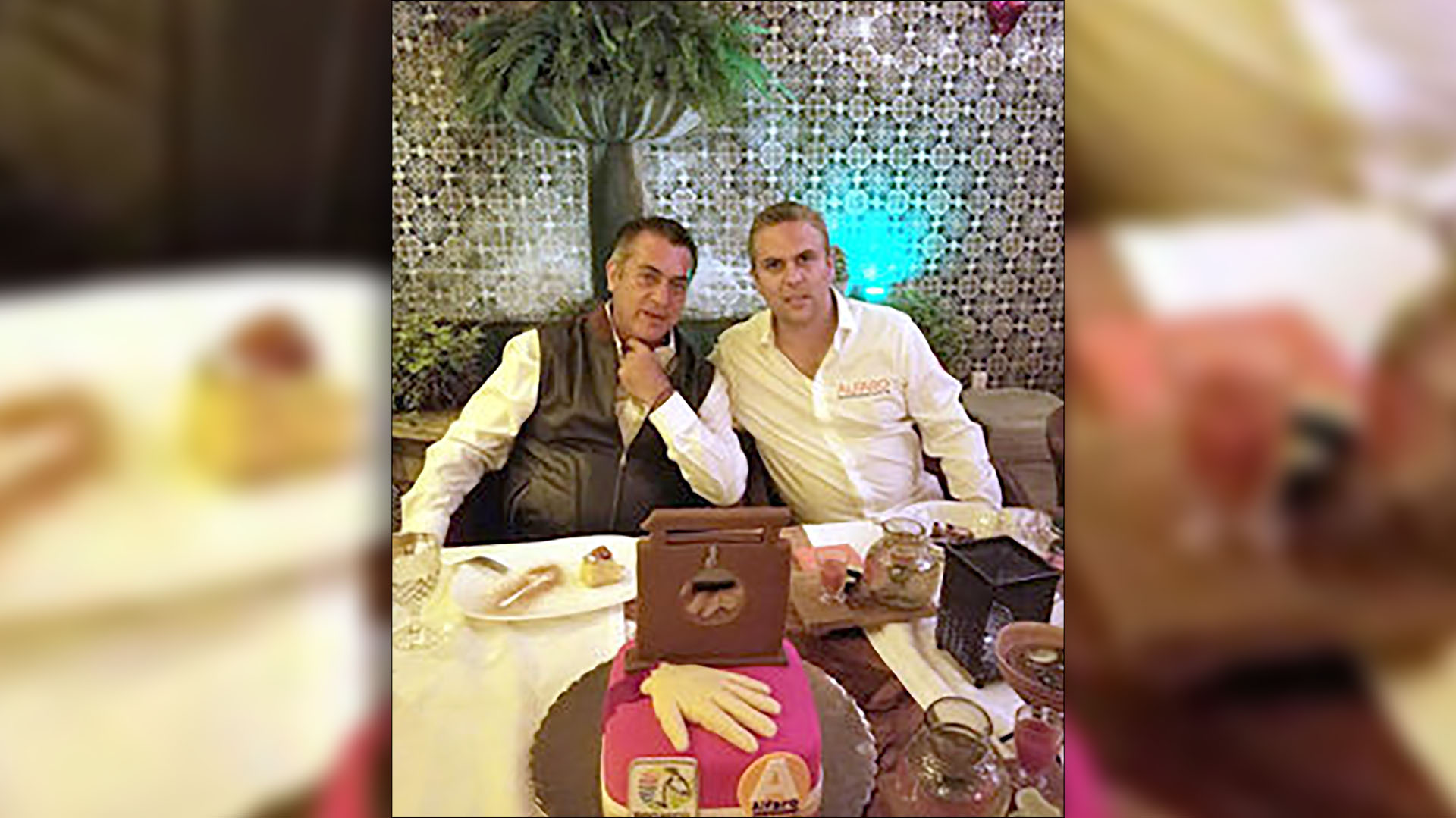 Y a la hora del postre… una mano con una guillotina. (Foto: publicada con la gentileza de Milenio Jalisco)