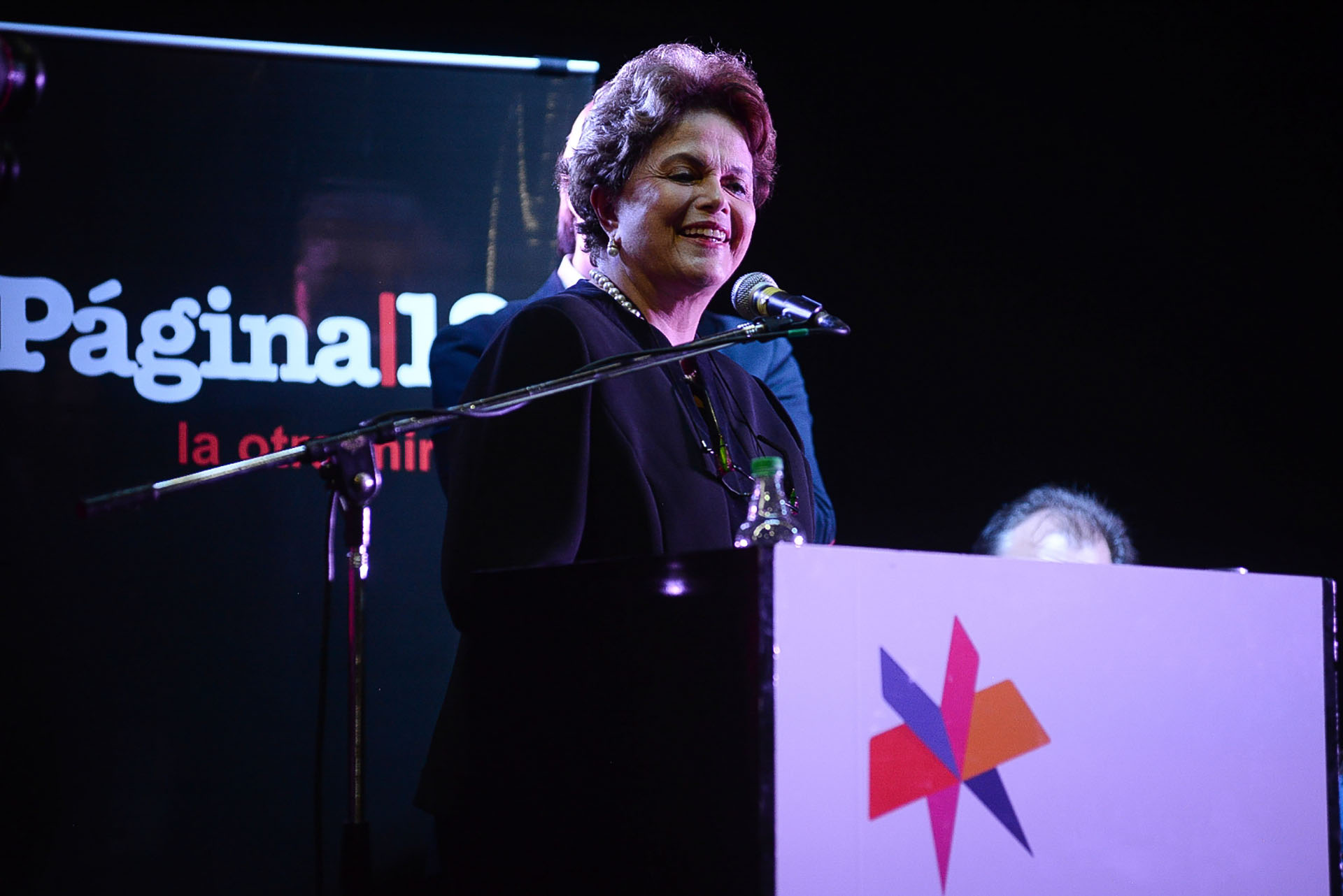 “Lula es un preso político; es inocente y tiene que estar libre porque se está cometiendo un crimen con él, está siendo condenado por sus convicciones”, dijo Rousseff