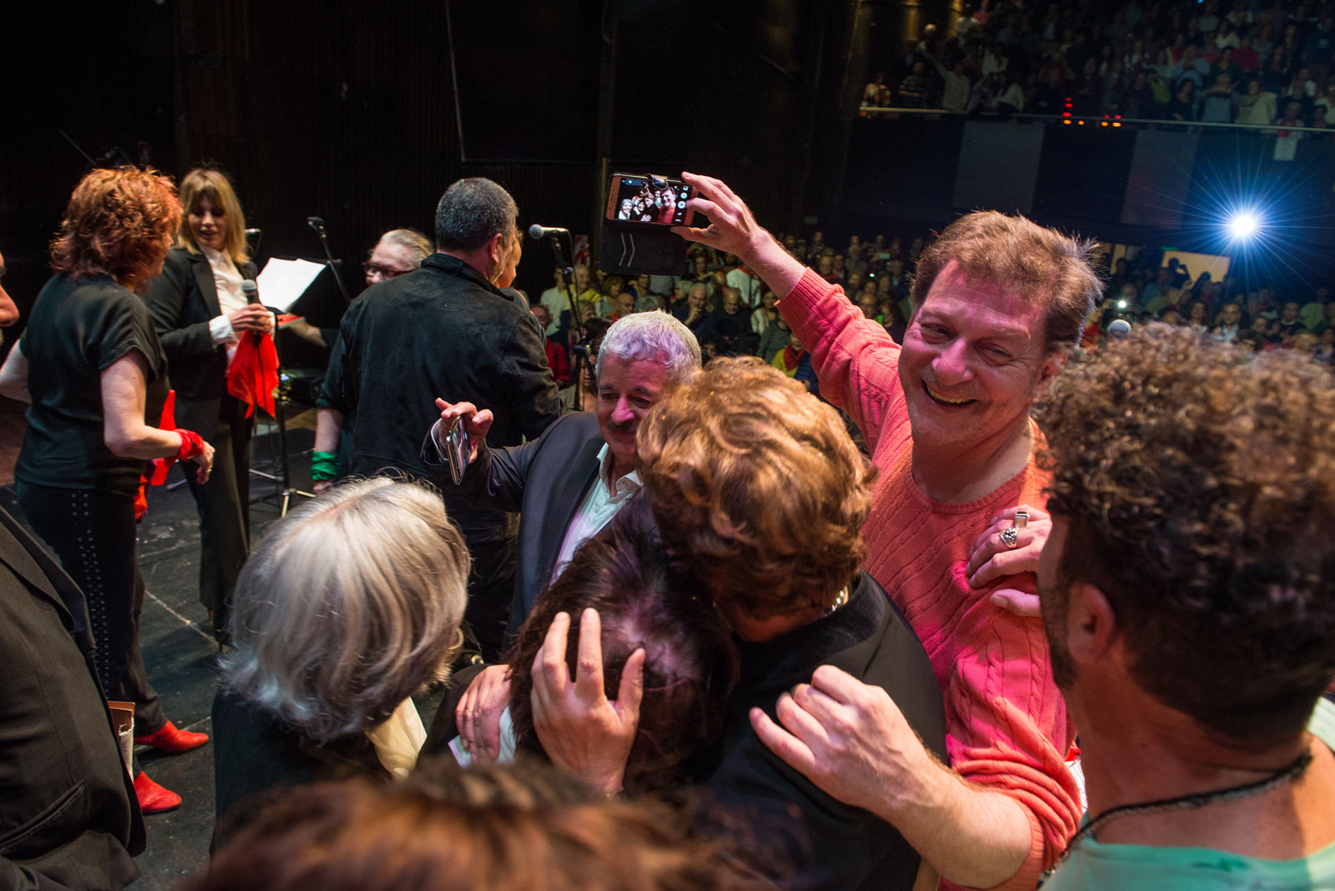 Los artistas quisieron sacarse una foto con Dilma Rousseff