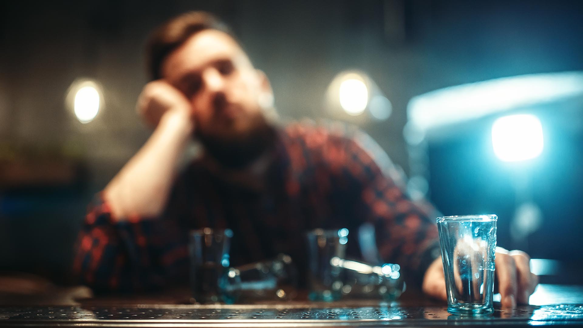 La mitad de los estudiantes que consumieron alcohol lo hizo en forma riesgosa (Getty)