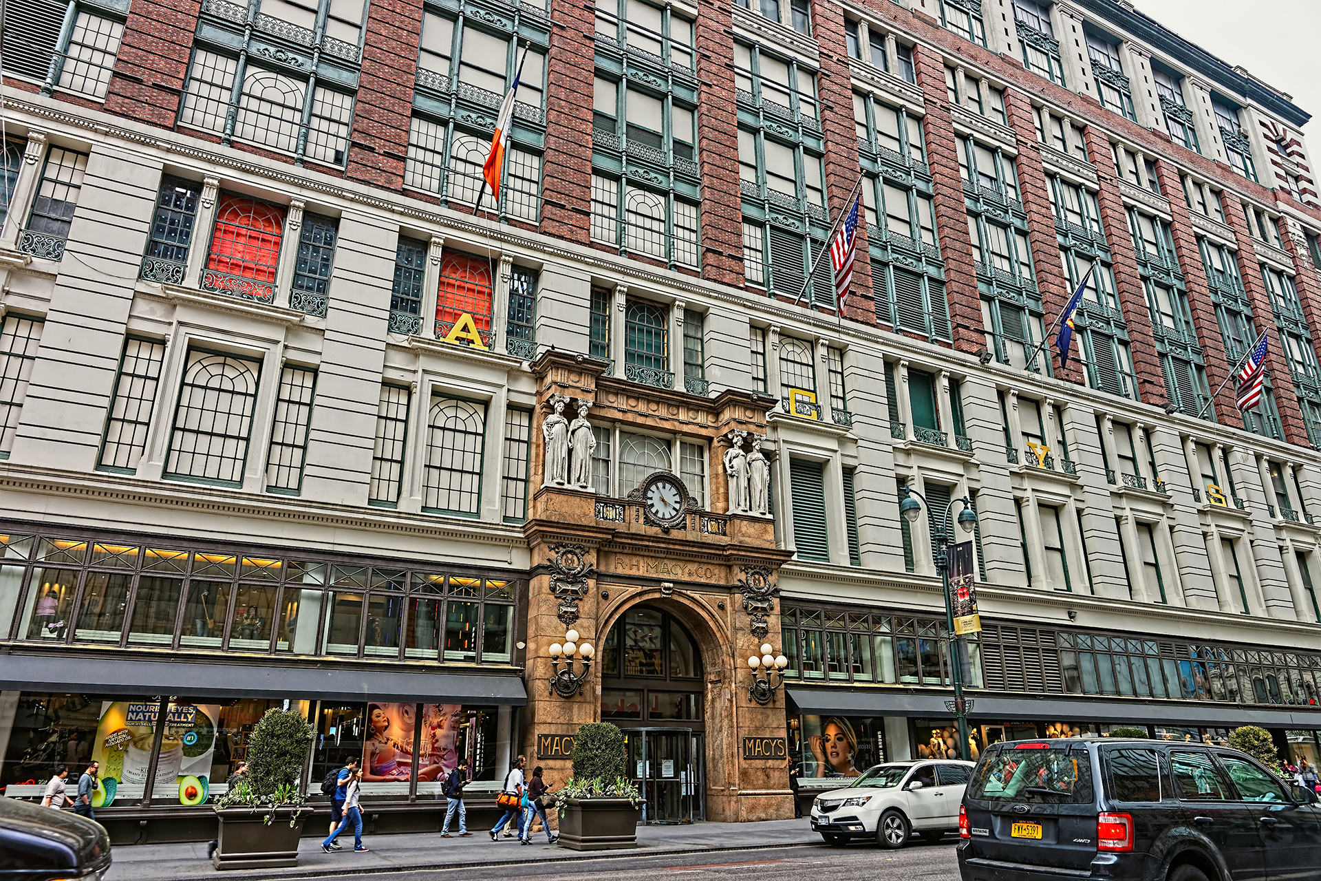 La fachada de la tienda principal de la multimarca “Macy’s” un ícono de moda que reúne lo mejor de la moda, decoración y belleza en un solo espacio. Está ubicada en Herald Square sobre 34 st y Broadway (Getty Images)