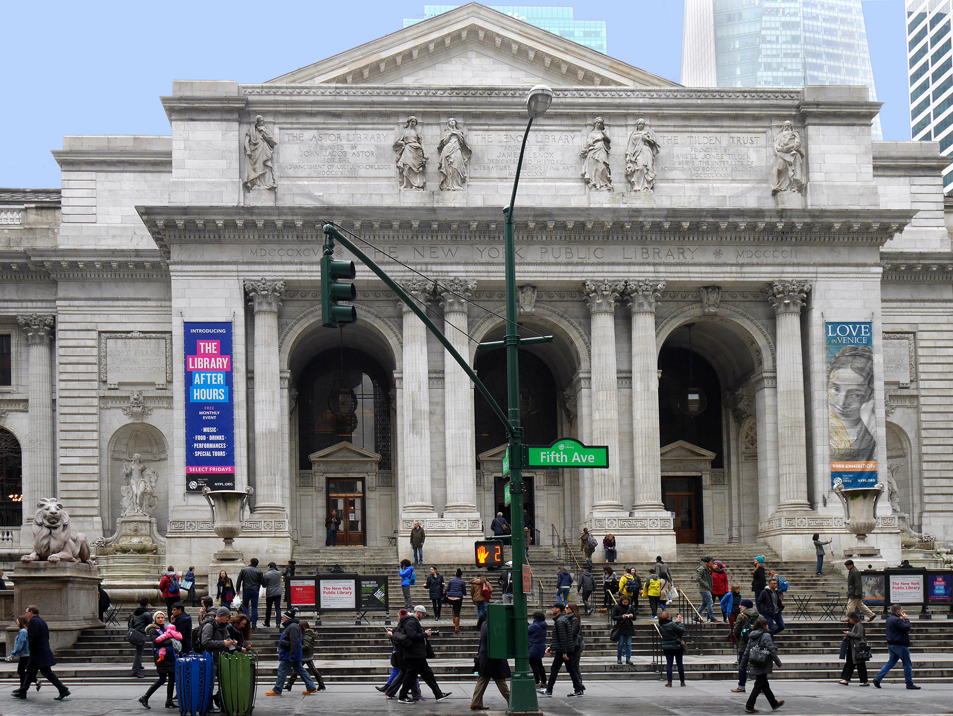 Sobre la Quinta Avenida y la 42 st se encuentra “The Public Library” o la bibloteca nacional (Getty Images)