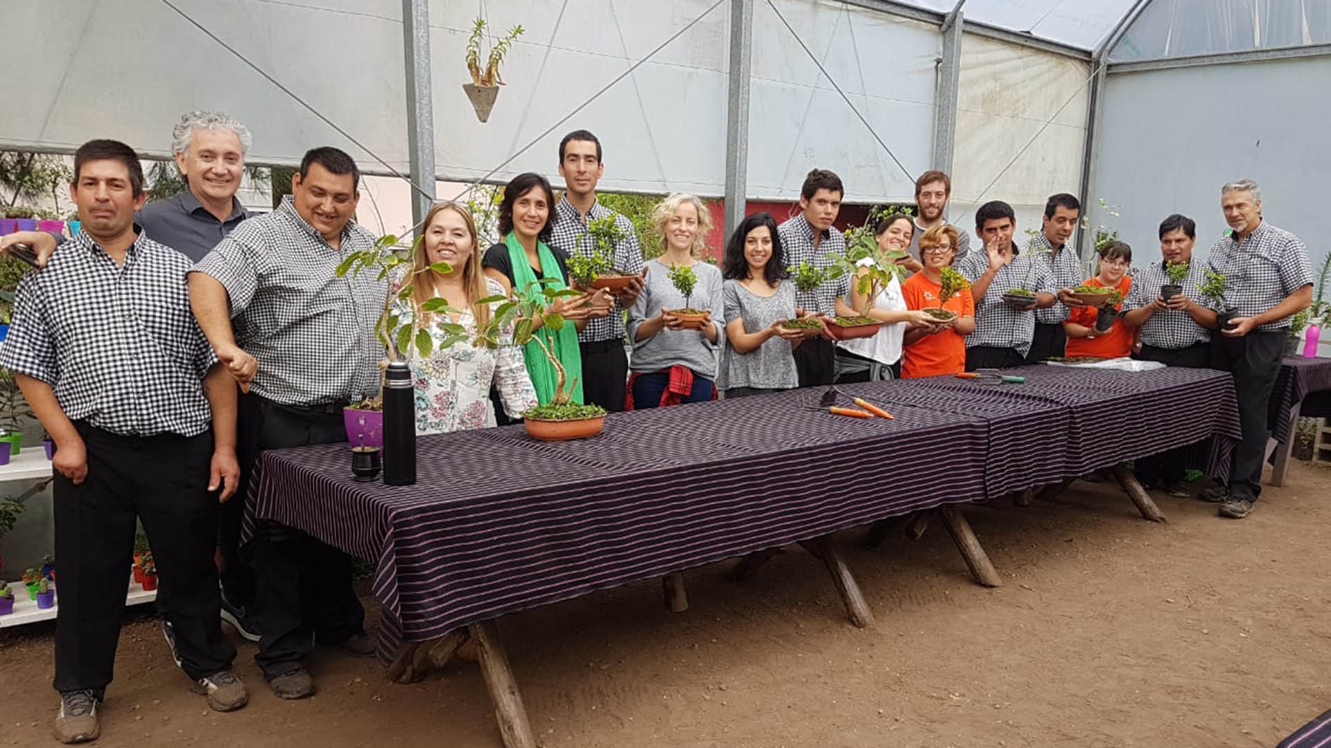Equipo de Ashoka visitando Granja Andar, organización liderada por el emprendedor social de Ashoka Raúl Lucero