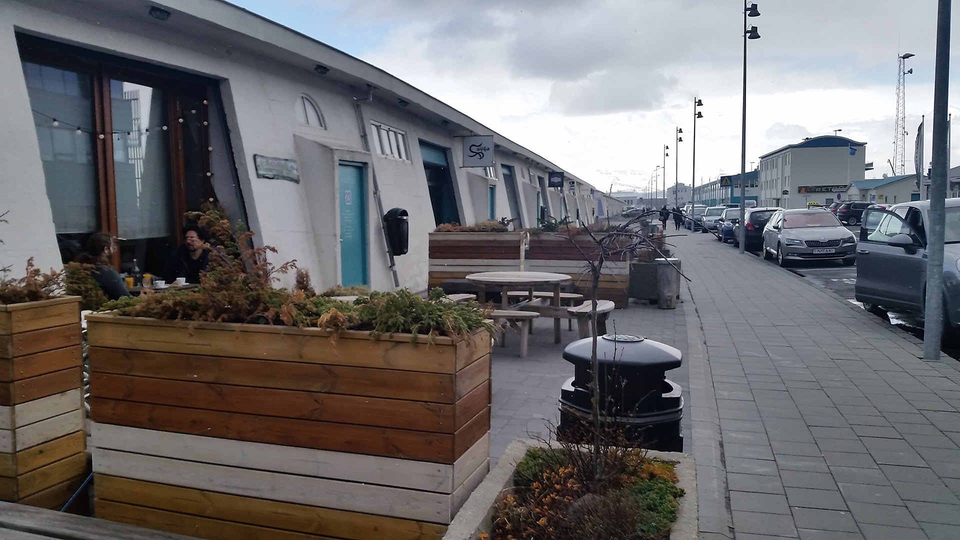 Zona de bares y restaurantes en el antiguo puerto