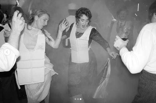 Adele festejó 30 años con una mega fiesta temática de Titanic (Instagram Adele)