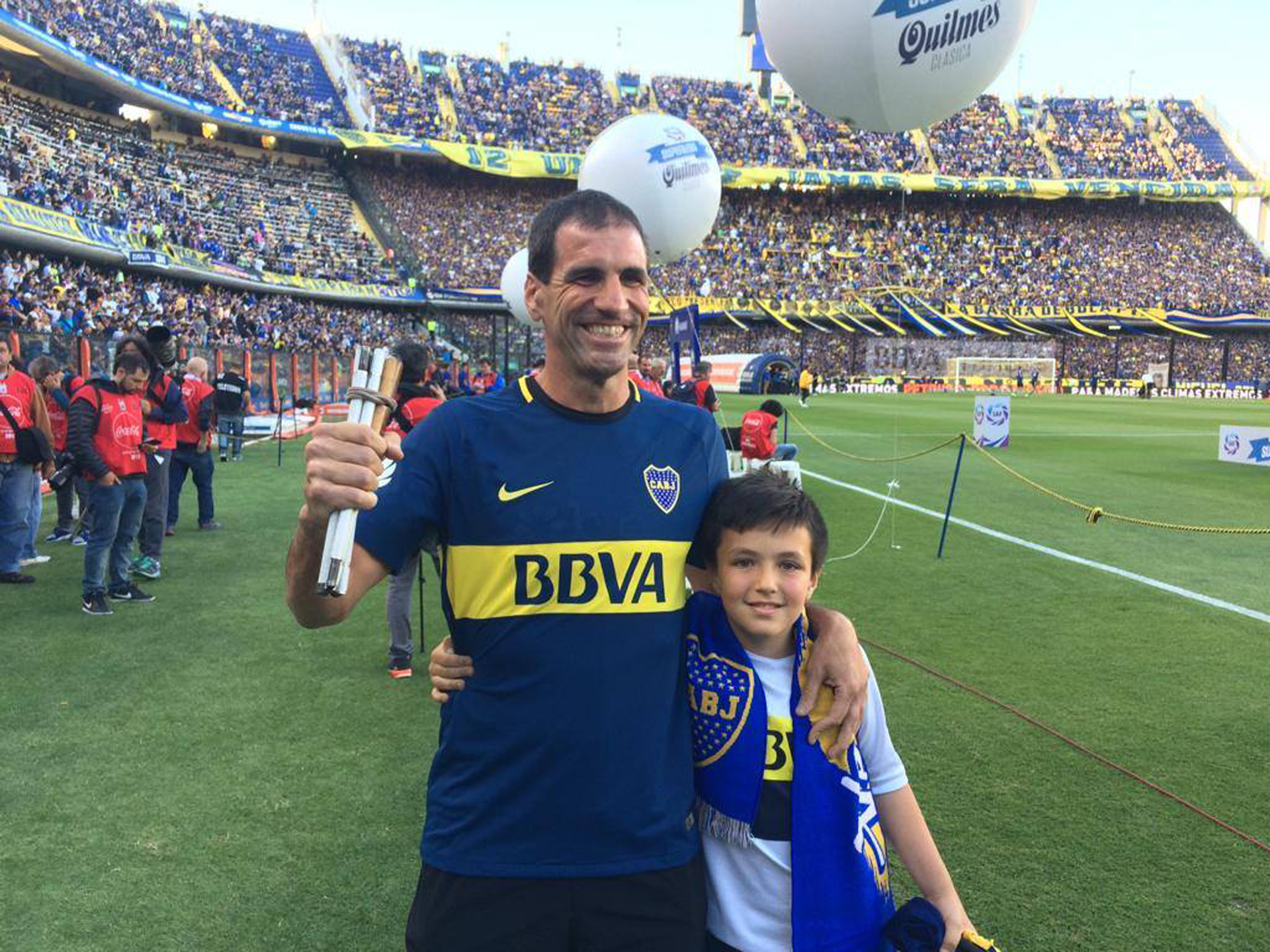 Martín y su hijo Toto en La Bombonera, donde fue nombrado Personalidad Destacada de la Cultura y el Deporte de la ciudad de Buenos Aires en 2017.