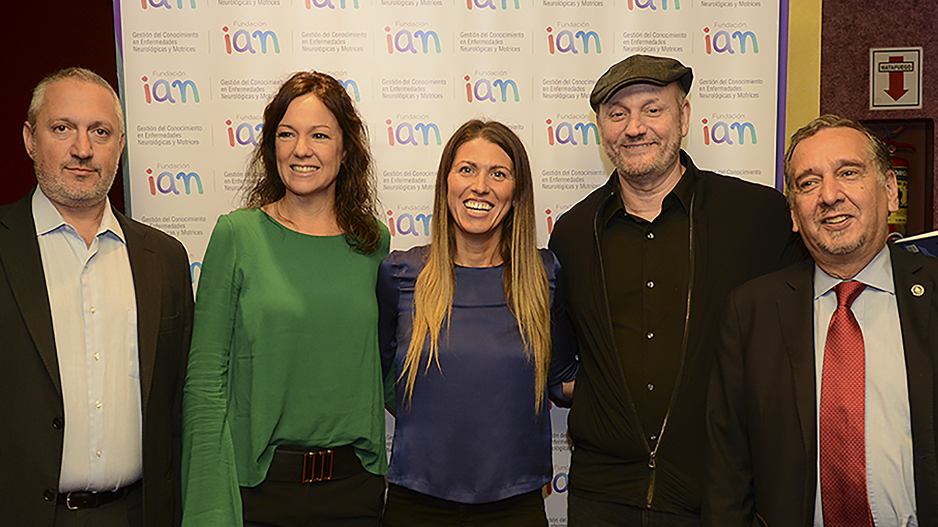 Claudio Presman, Carolina Stanley, Sheila Granschinsky, Juan José Campanella y Lino Barañao en la avant premiere del corto que se presentará en Cannes (Prensa Inadi)