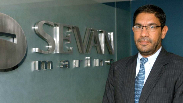 Raul Schmidt.