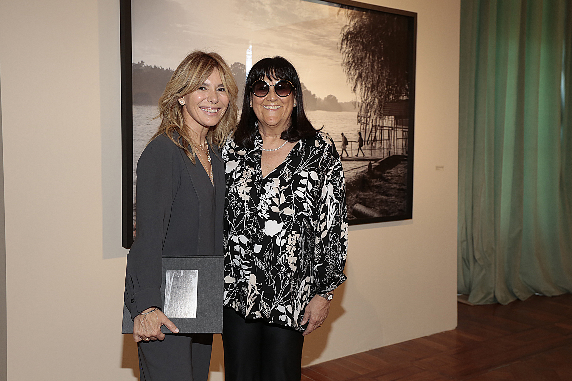 Grace Ratto y Monica Ceruti, directora de la escuela La Concepción