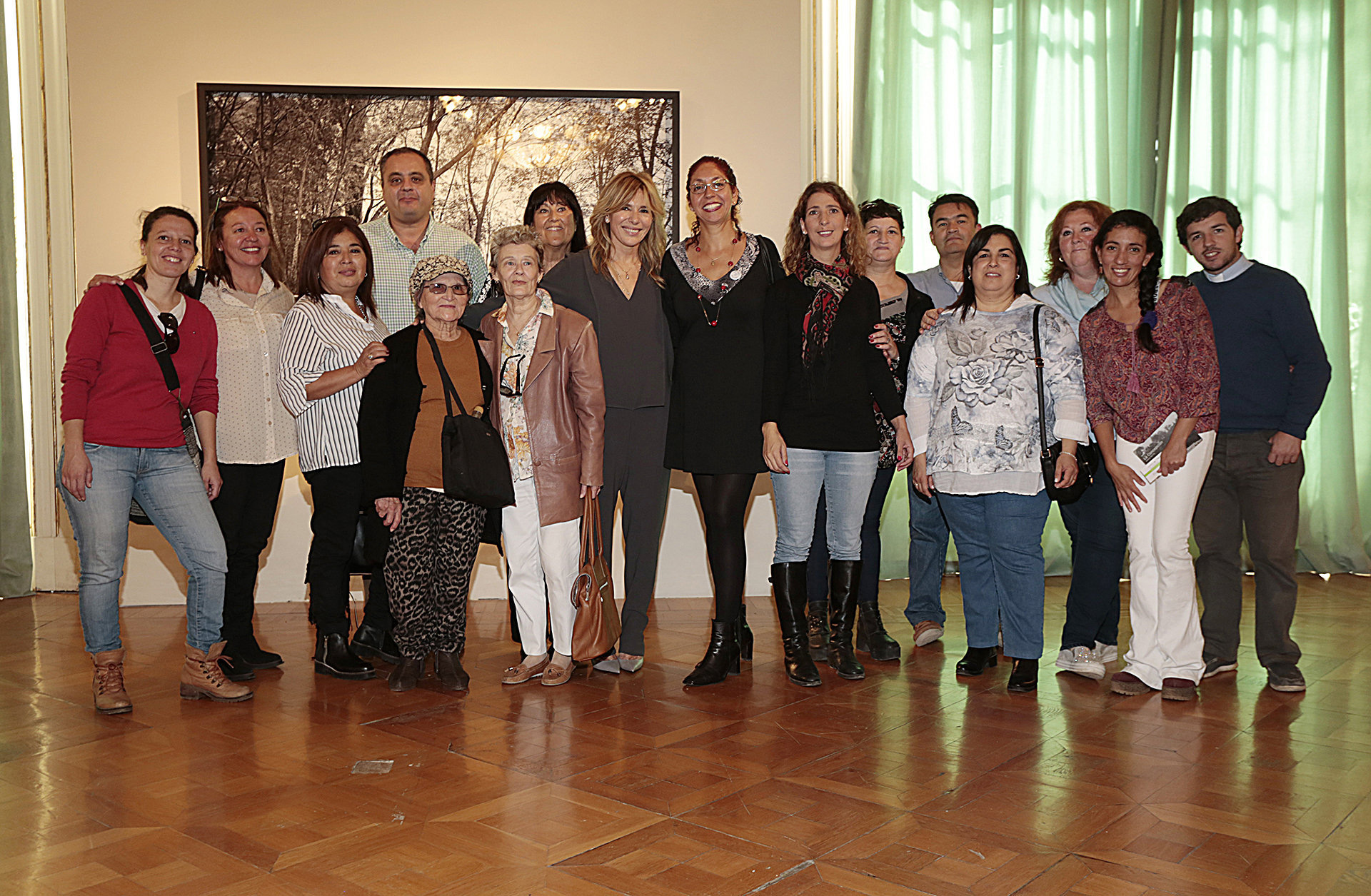 Junto a los docentes y colaboradores de la escuela -La Concepción.
