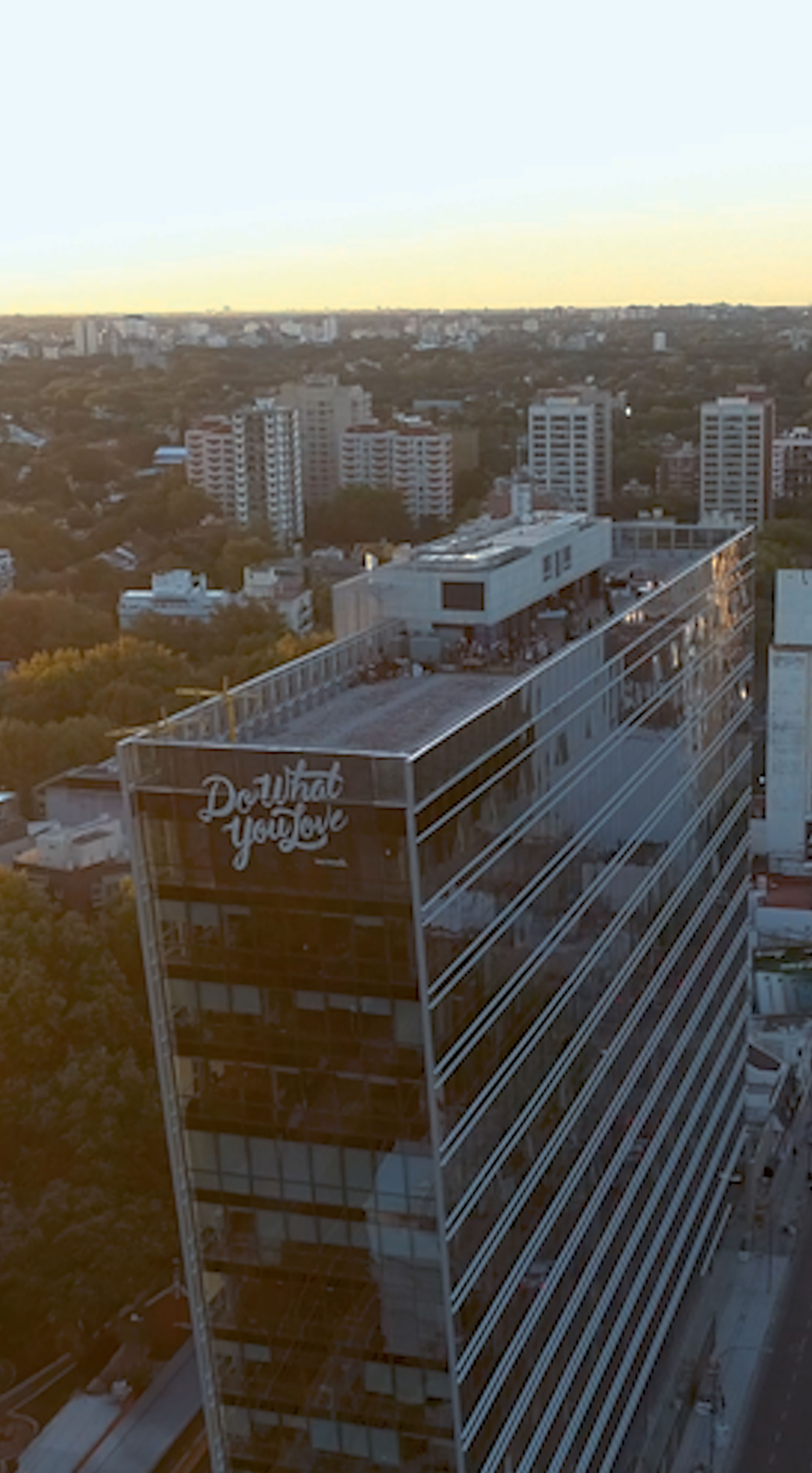 WeWork inauguró Libertador 1000, su nuevo edificio en Vicente López